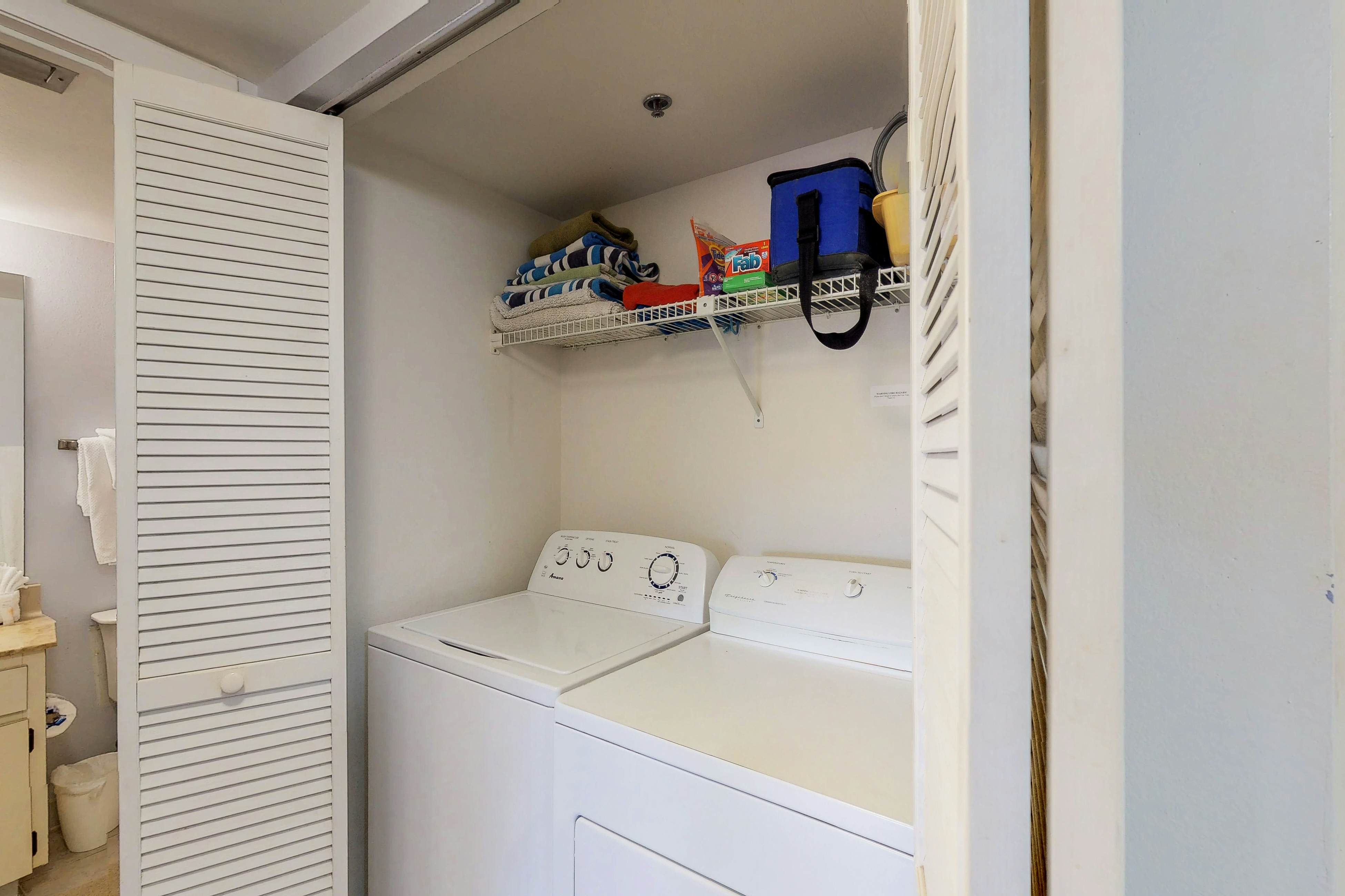 Waterfront condo with pool, hot tub, tennis, & beach access