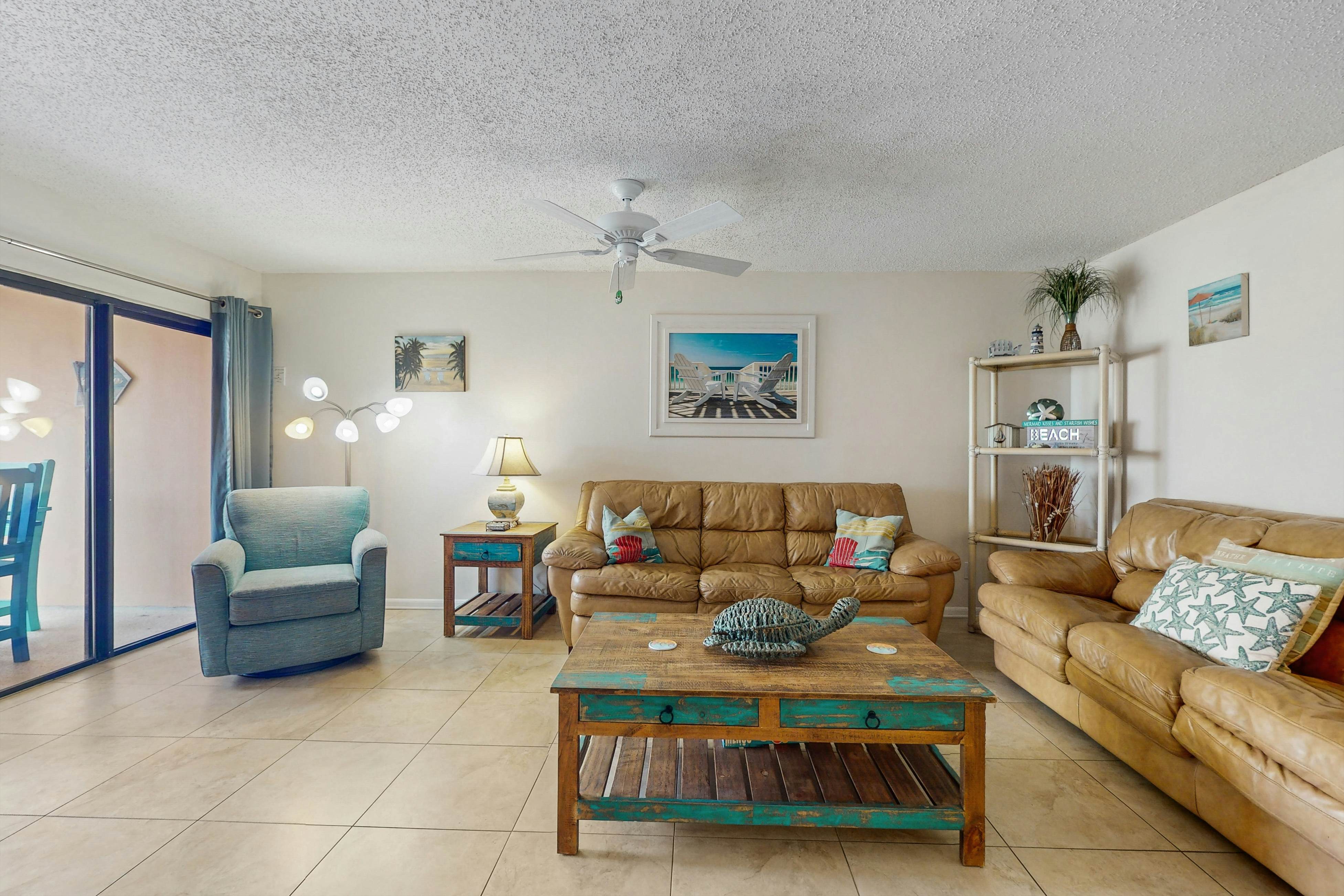 Bright & recently redone condo - hot tub, pool, & tennis, direct beach access
