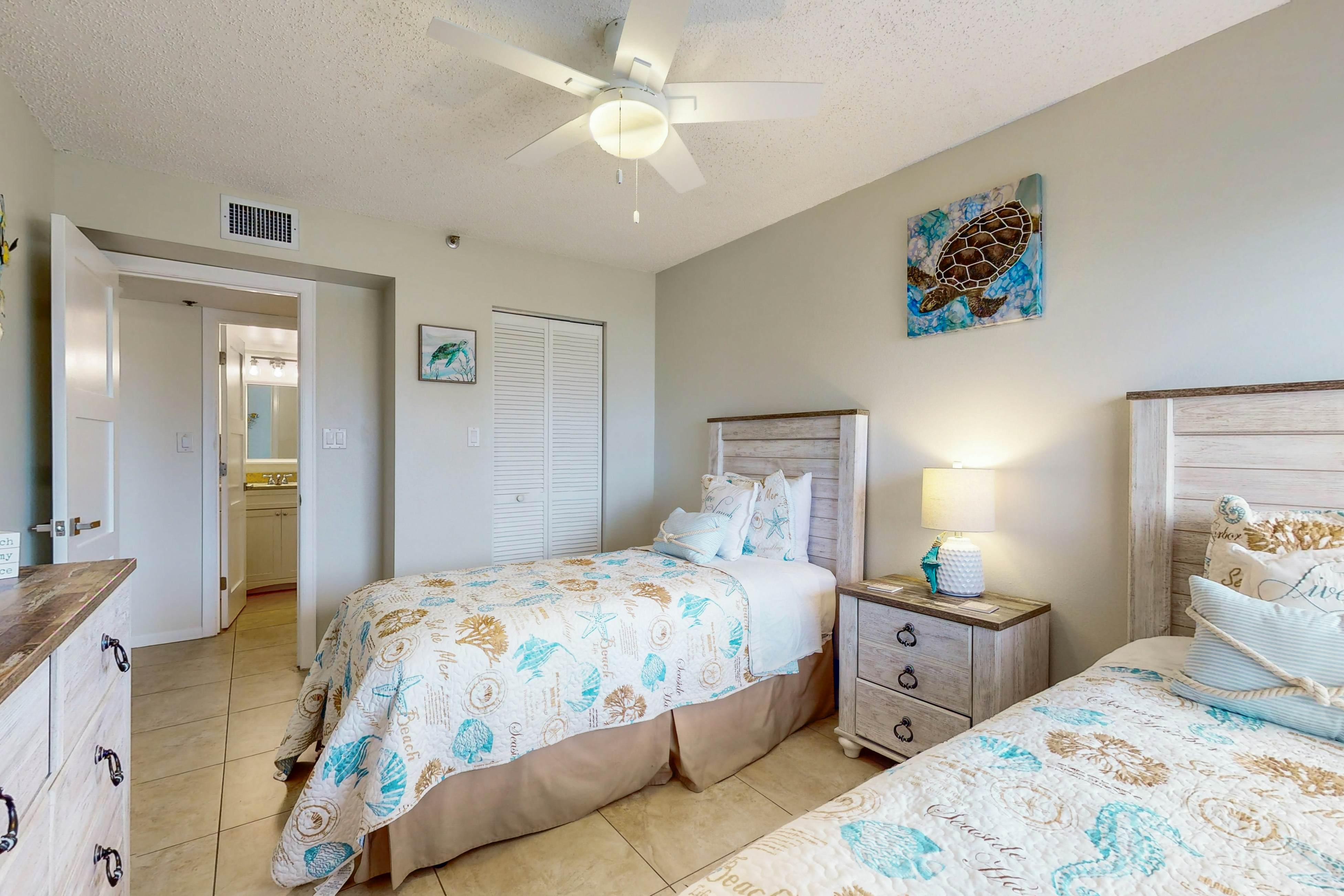 Bright & recently redone condo - hot tub, pool, & tennis, direct beach access