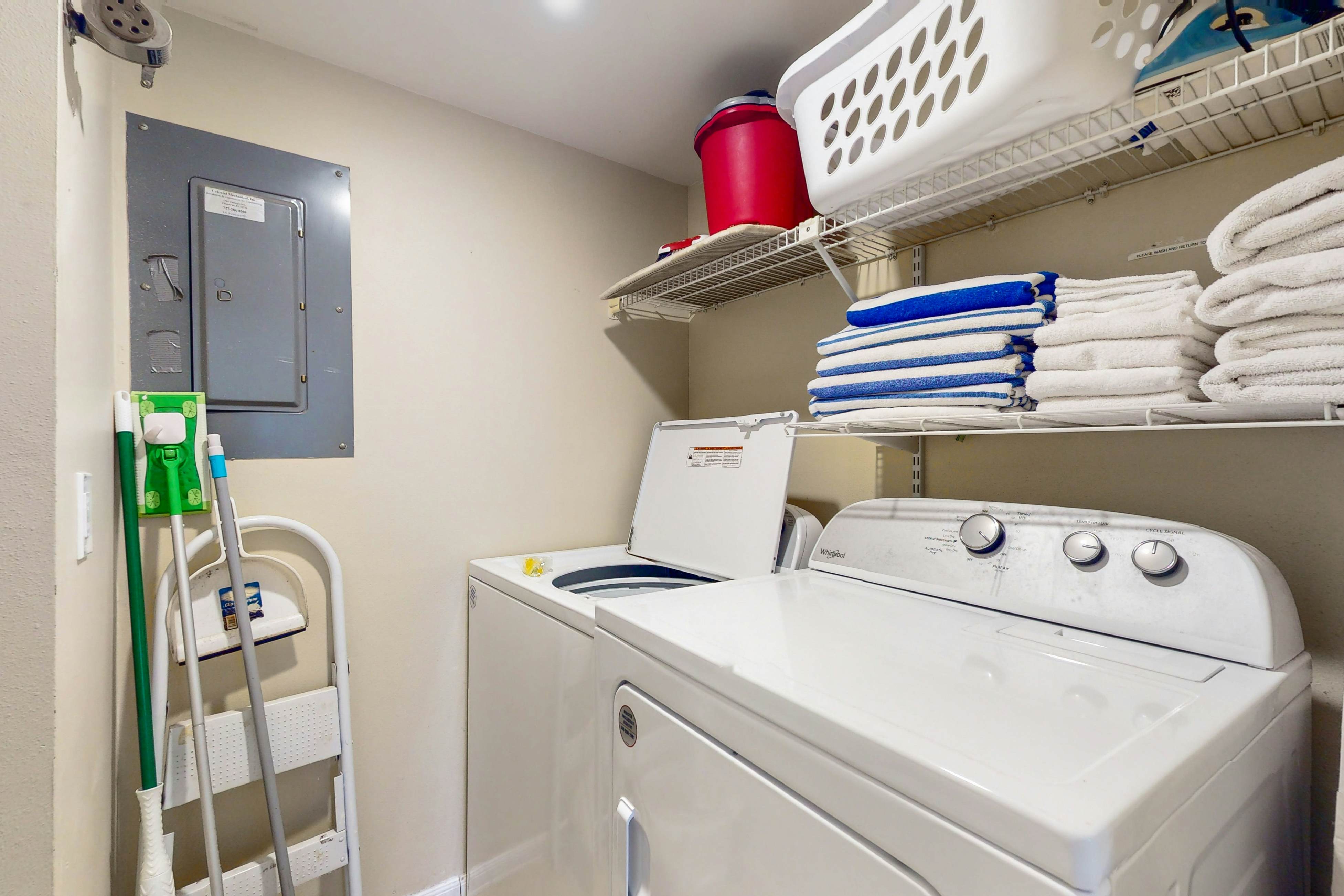 Bright & recently redone condo - hot tub, pool, & tennis, direct beach access