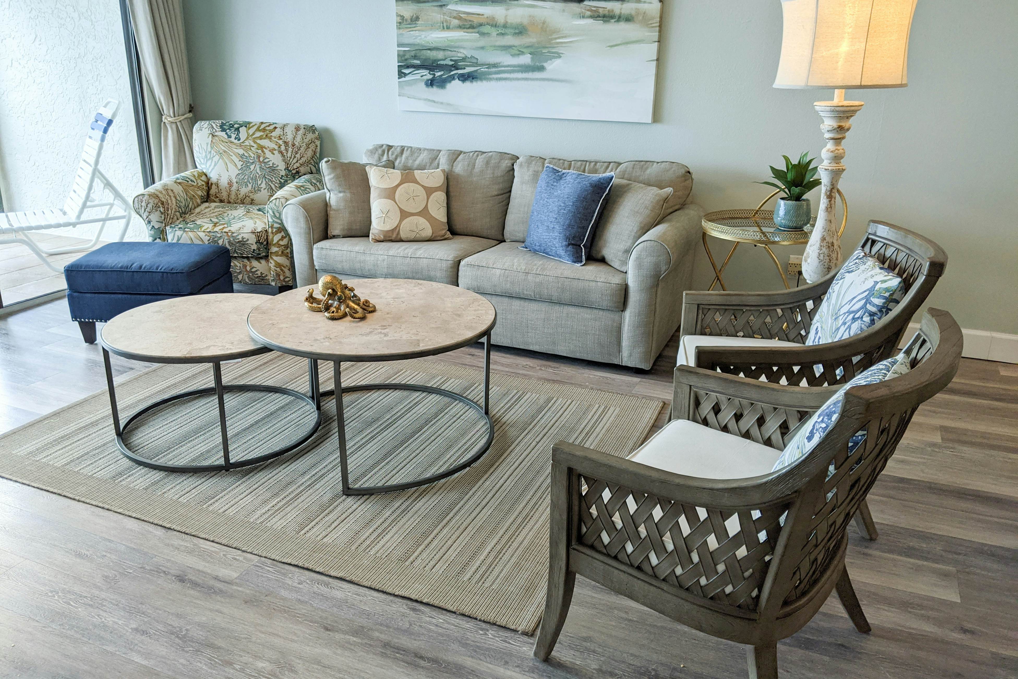 Beachside Haven w/Private Balcony/Free WiFi/Washer/Dryer/Shared Pool/Central AC