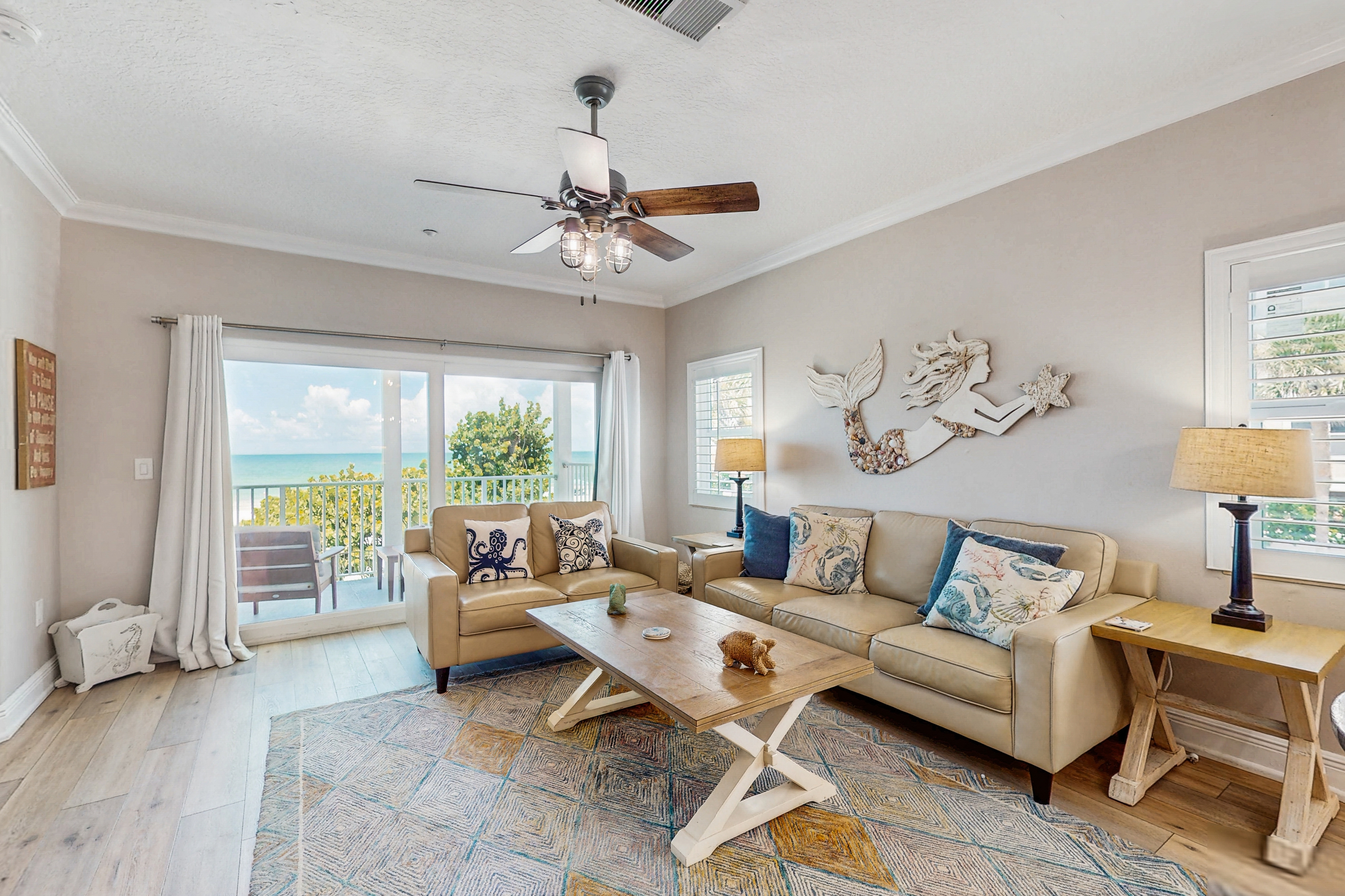 Beachfront condo with EV charger WiFi AC one dog welcome