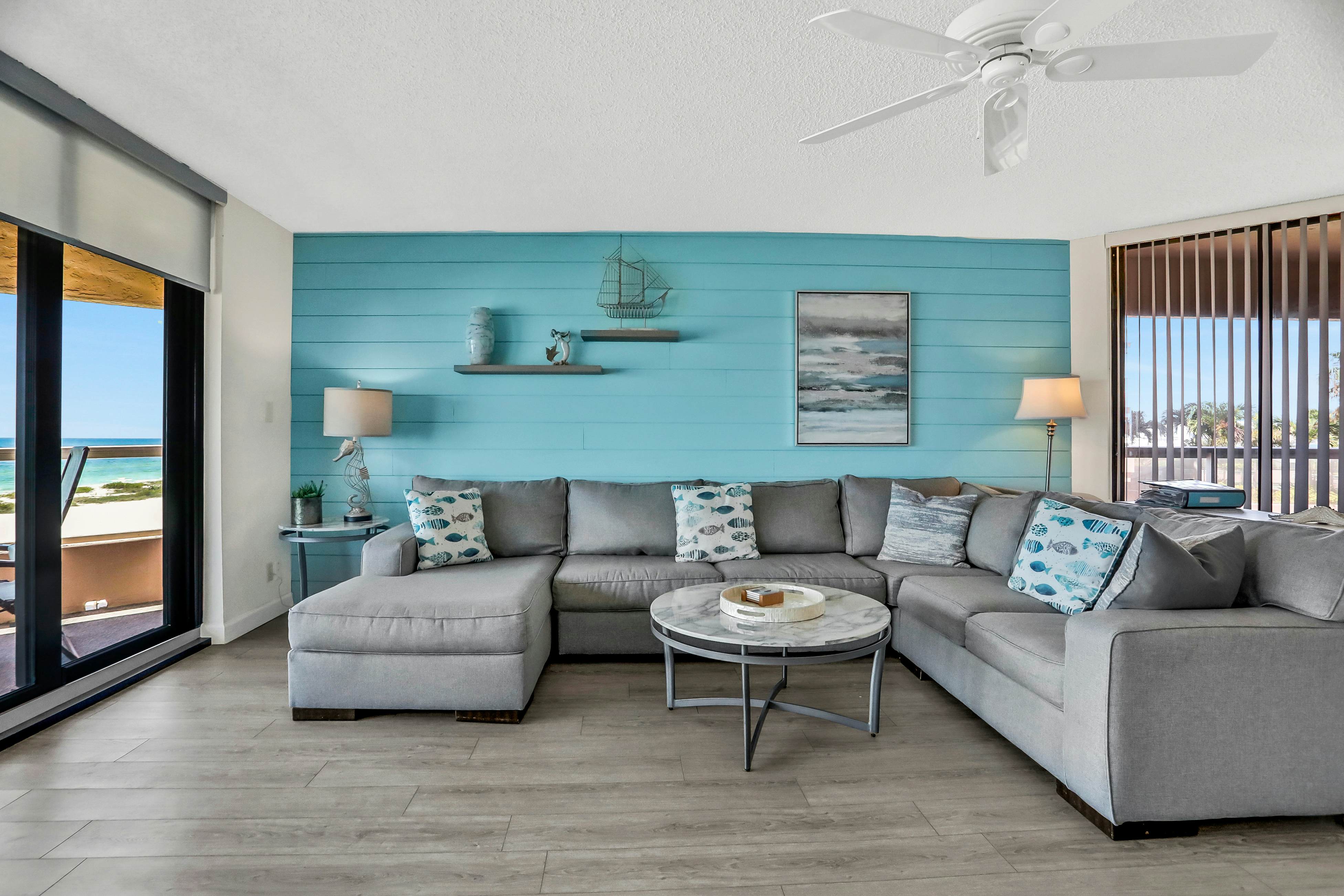 Vibrant, ocean-view condo with hot tub, tennis court, pool, W/D, balcony & grill