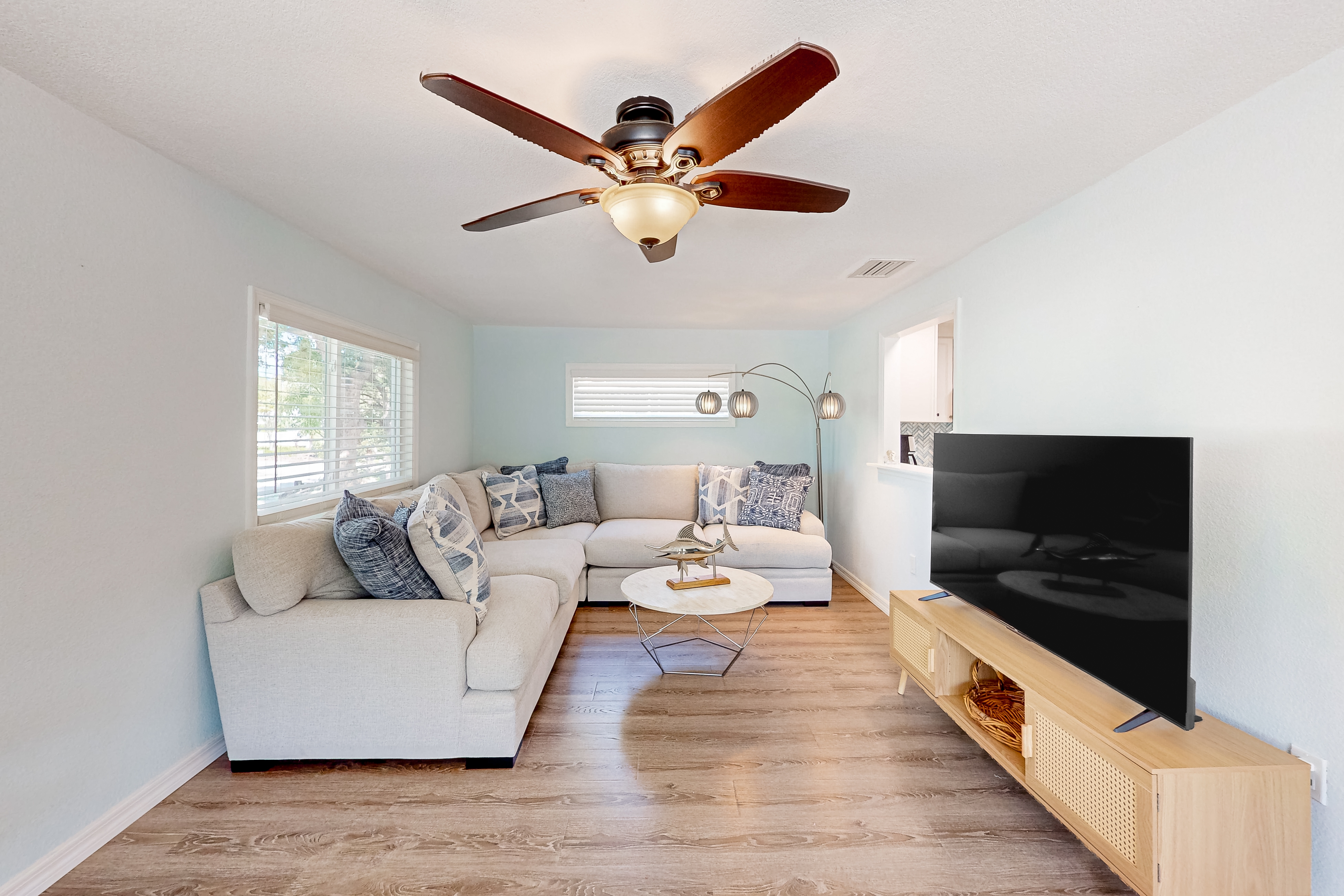 Charming dog friendly home with lanai and washer dryer near downtown beach