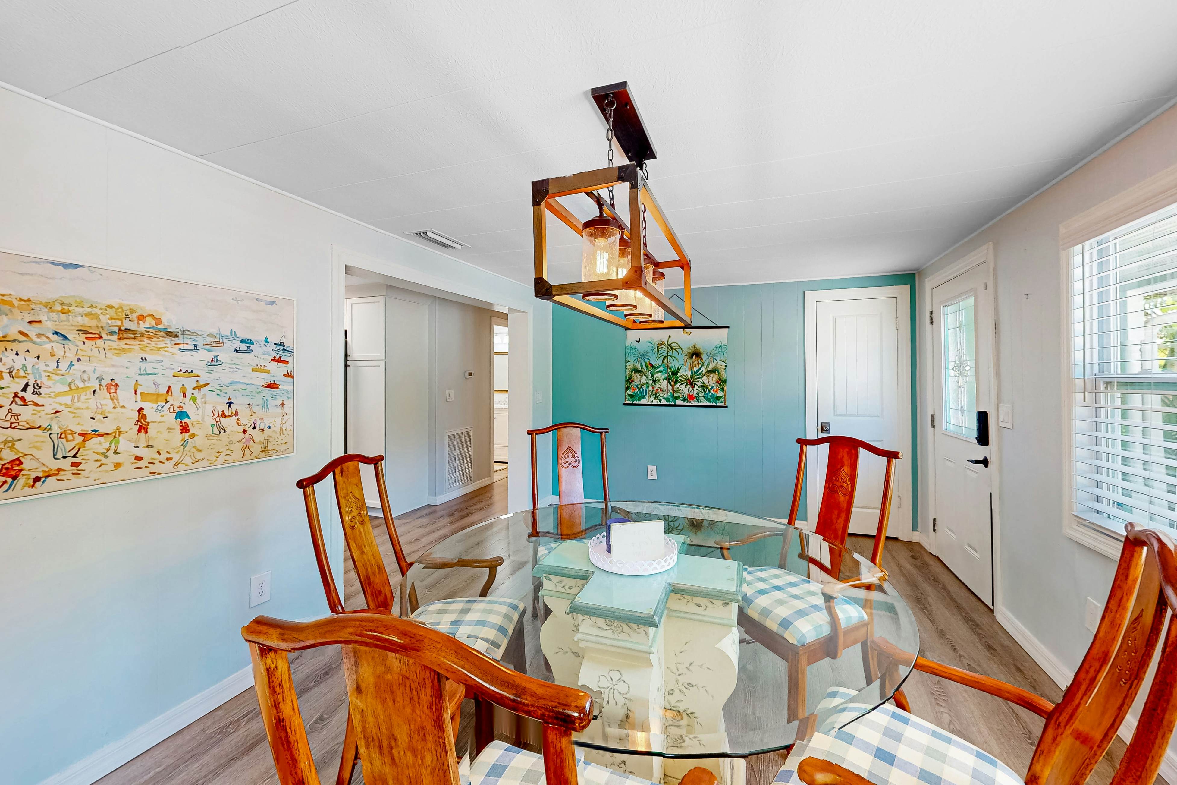 Charming, dog-friendly home with lanai & washer/dryer - near downtown, beach