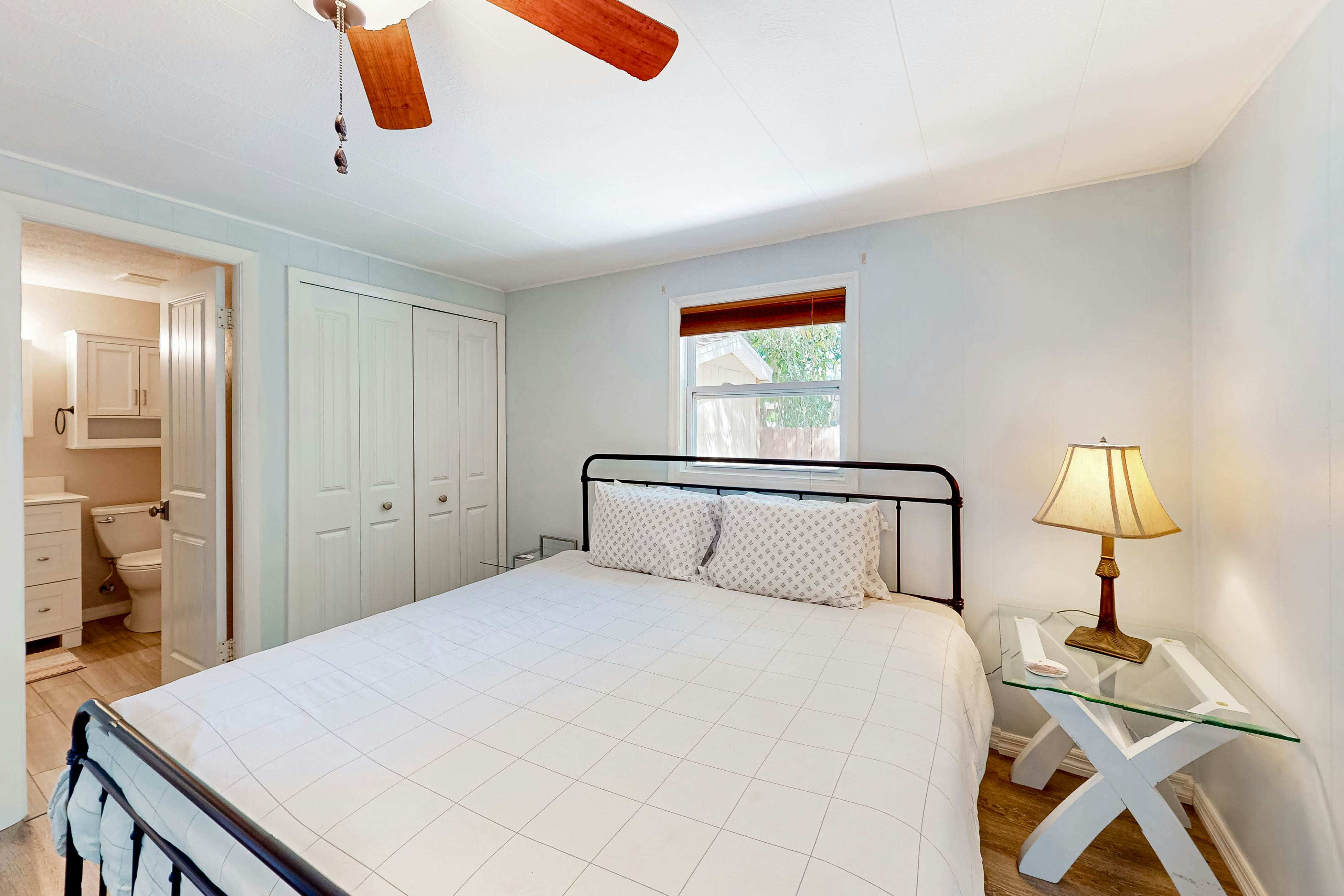 Charming, dog-friendly home with lanai & washer/dryer - near downtown, beach