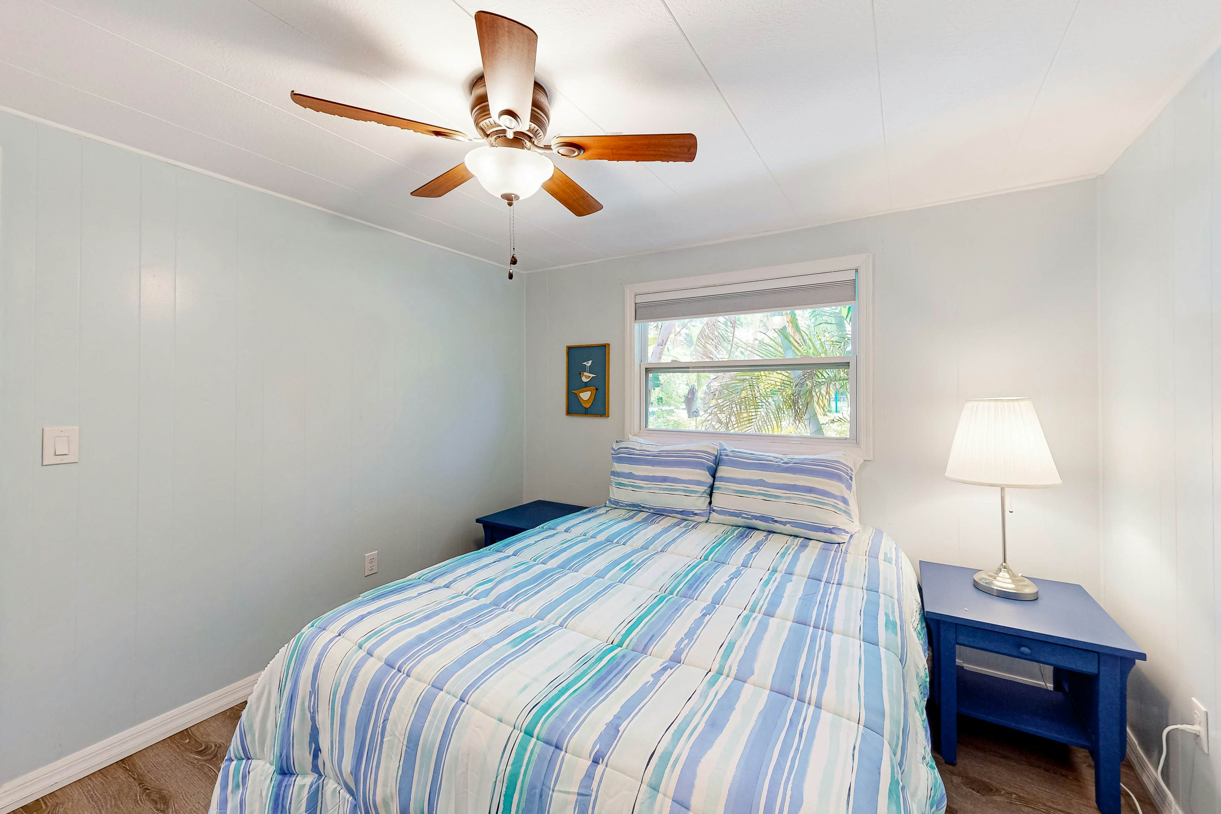 Charming, dog-friendly home with lanai & washer/dryer - near downtown, beach