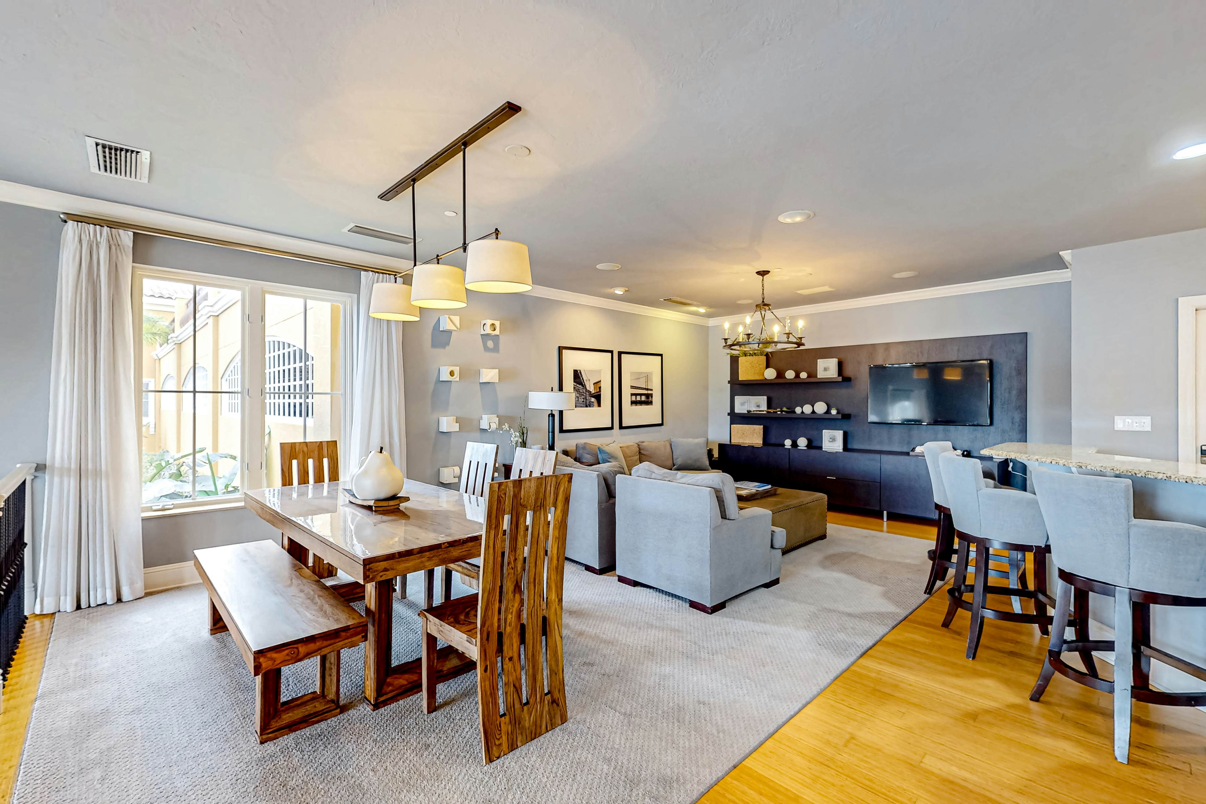 Pet Friendly home with lovely bay views, pool & spa on-site, marina