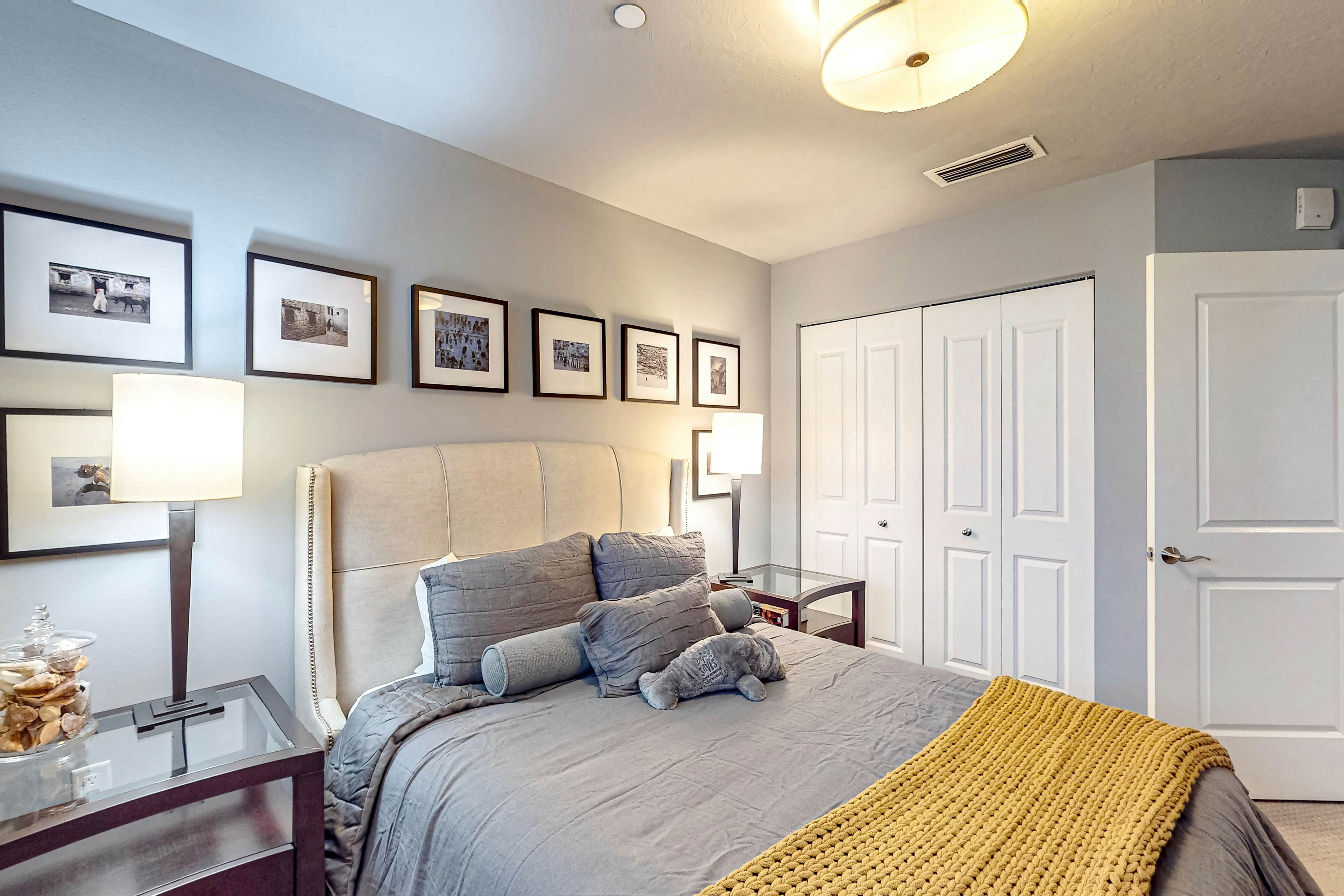 Pet Friendly home with lovely bay views, pool & spa on-site, marina