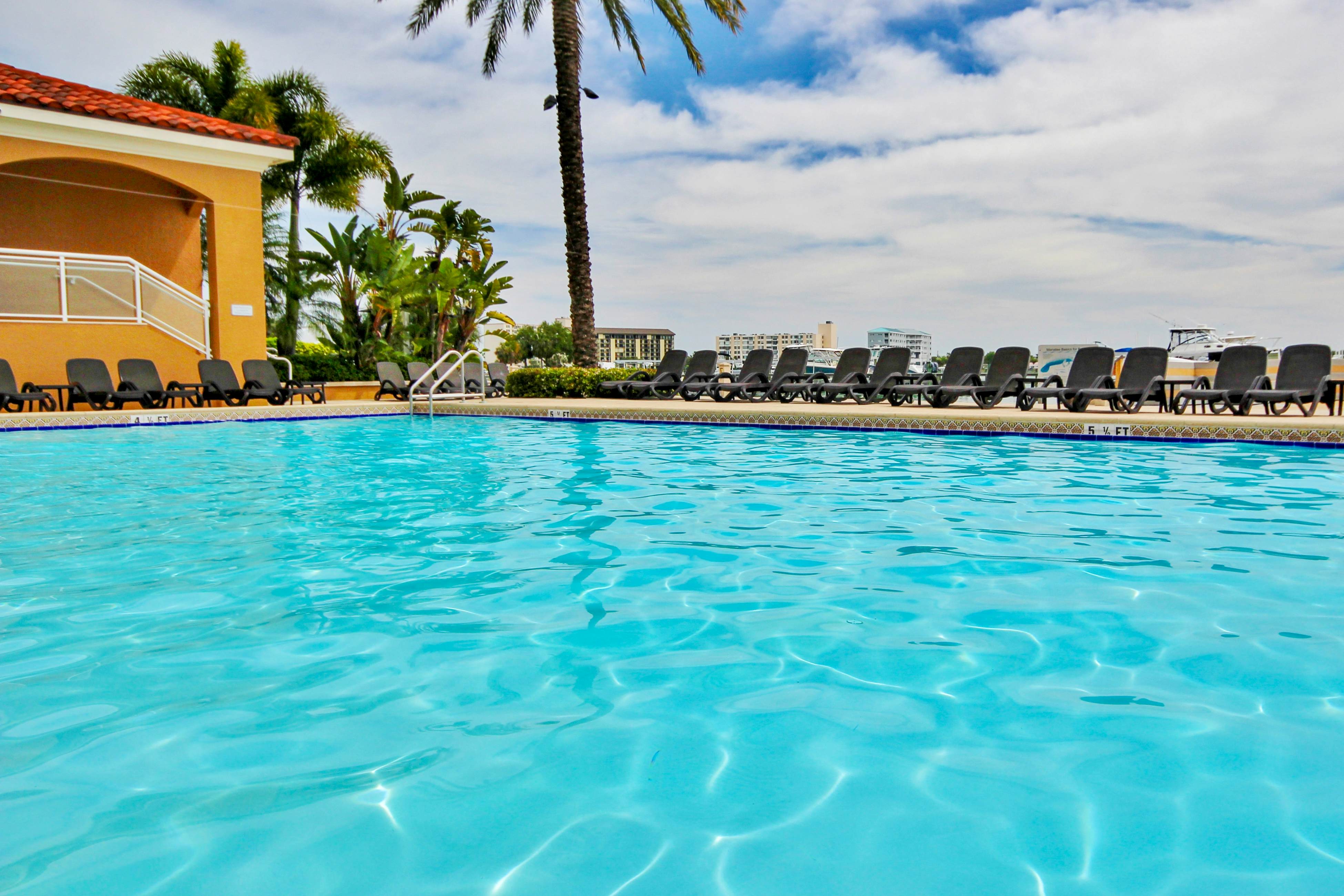 Pet Friendly home with lovely bay views, pool & spa on-site, marina