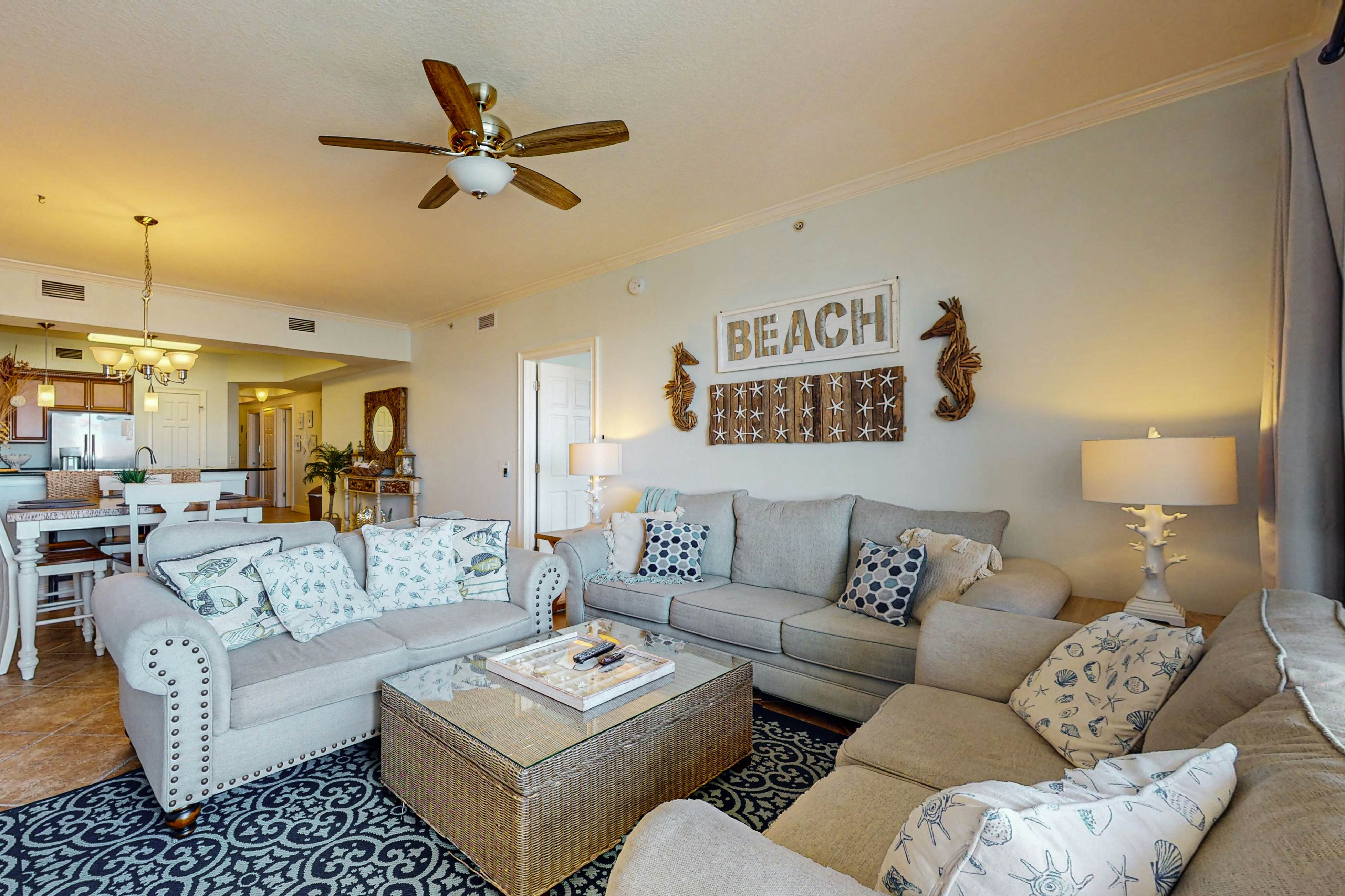 Waterfront condo in the heart of Clearwater Beach with balcony