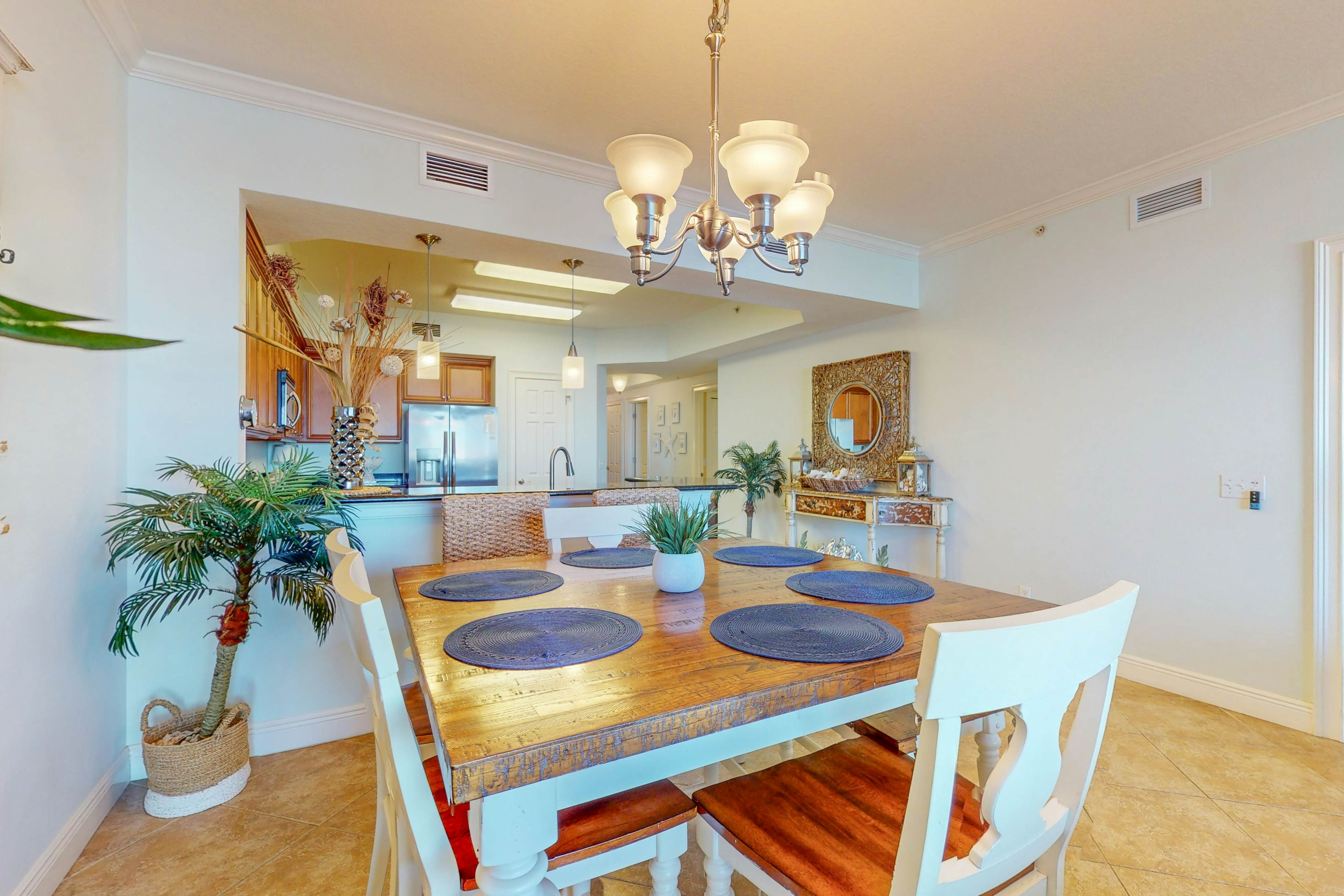 Waterfront condo in the heart of Clearwater Beach with balcony