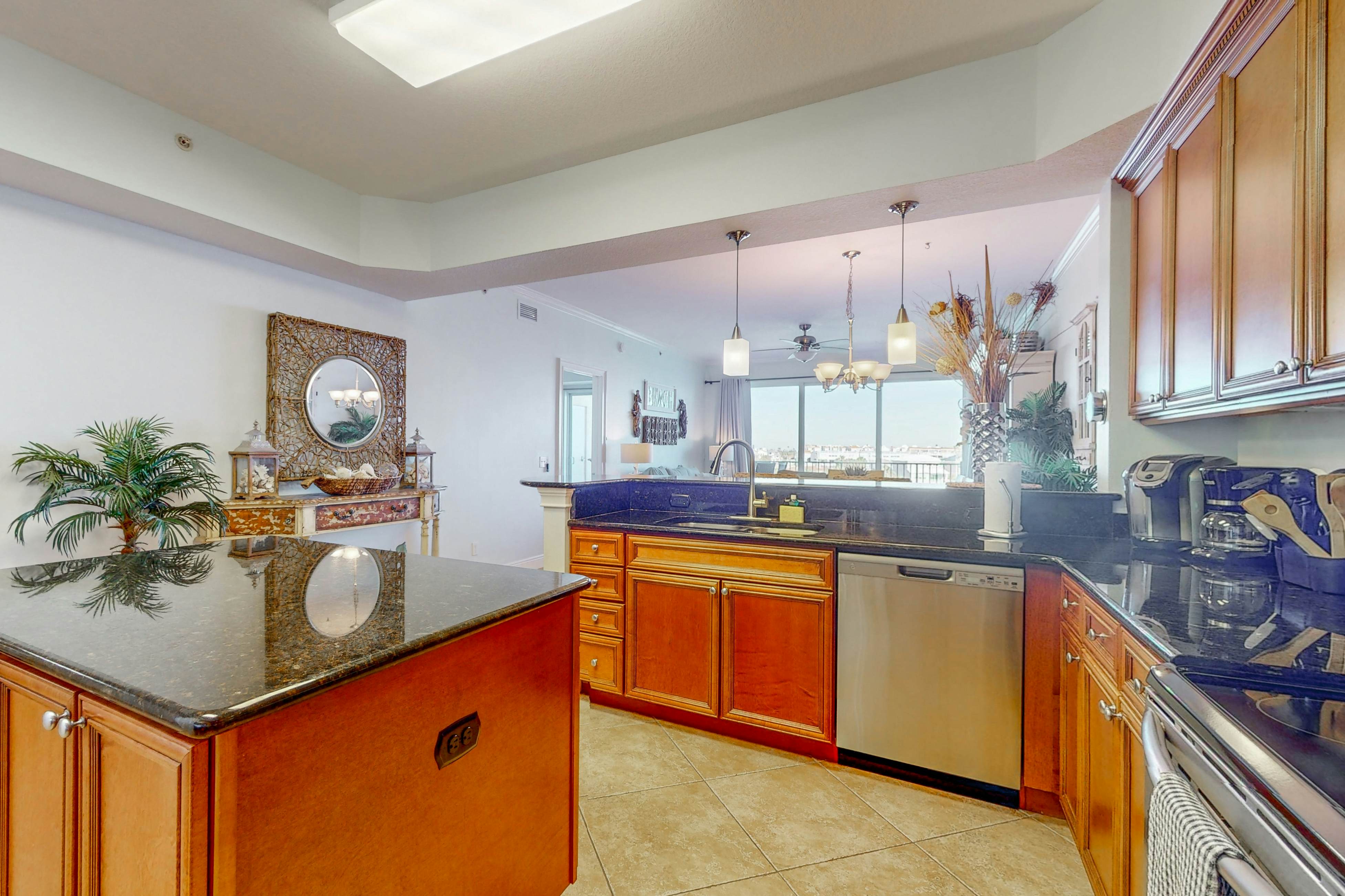 Waterfront condo in the heart of Clearwater Beach with balcony