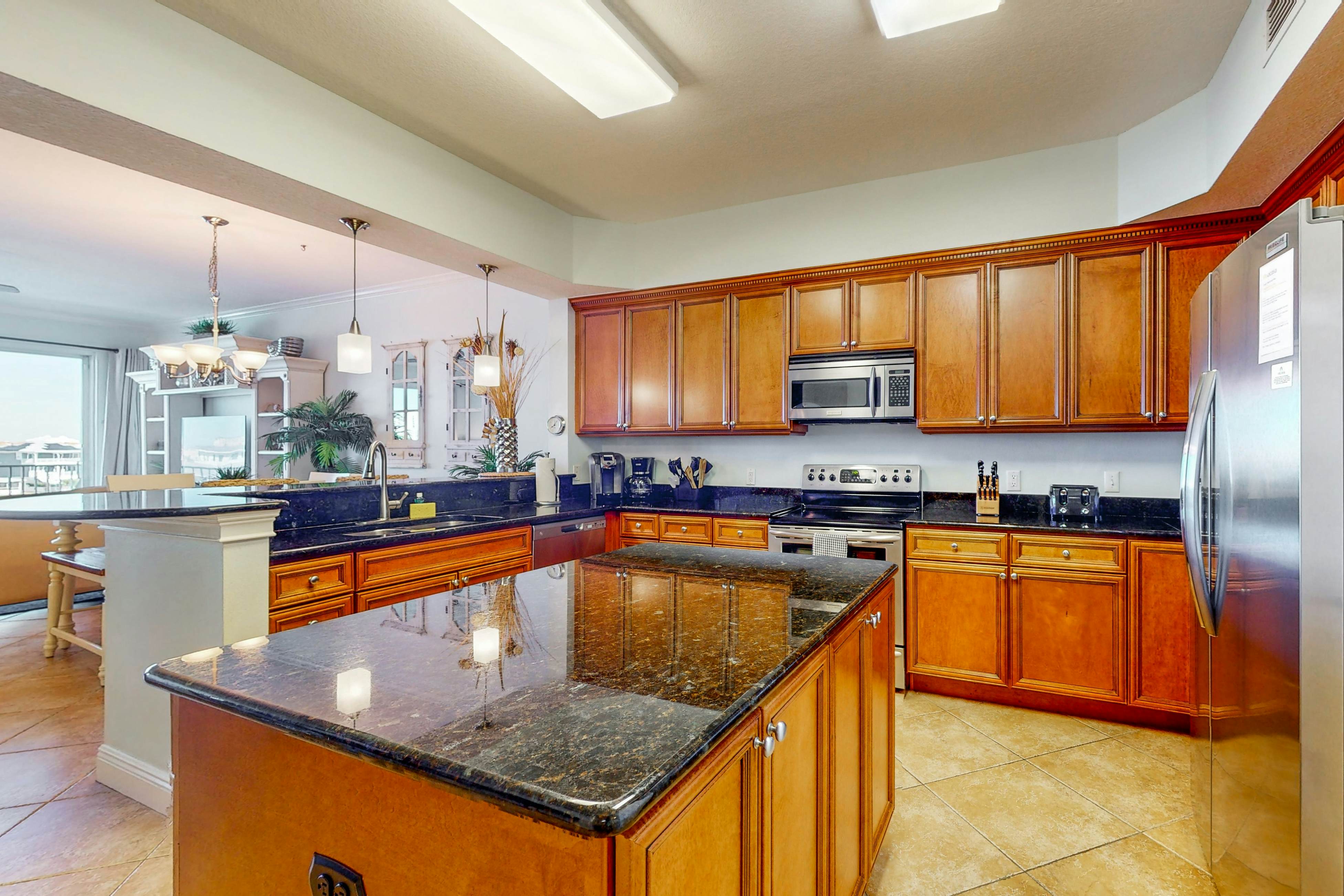 Waterfront condo in the heart of Clearwater Beach with balcony