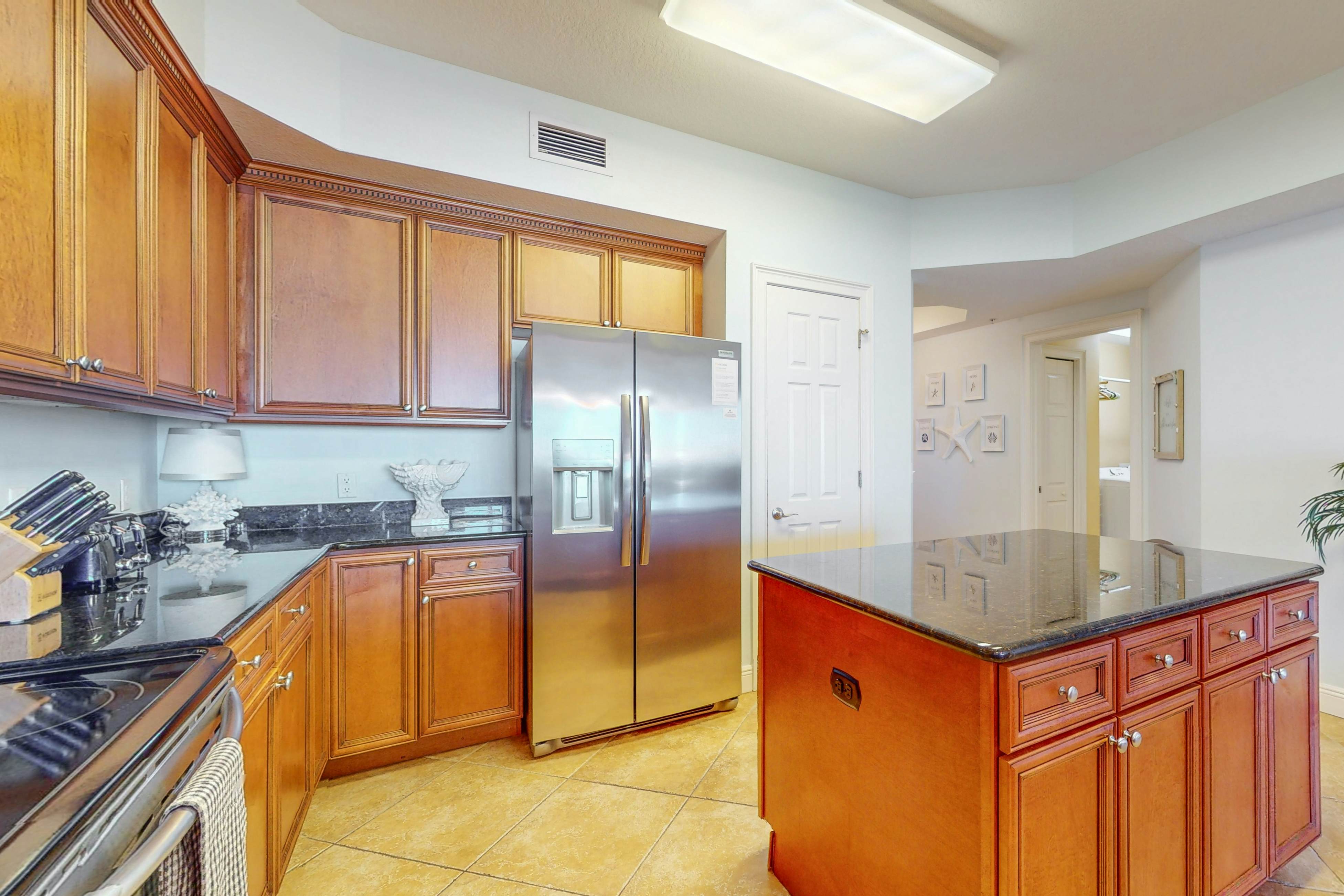 Waterfront condo in the heart of Clearwater Beach with balcony