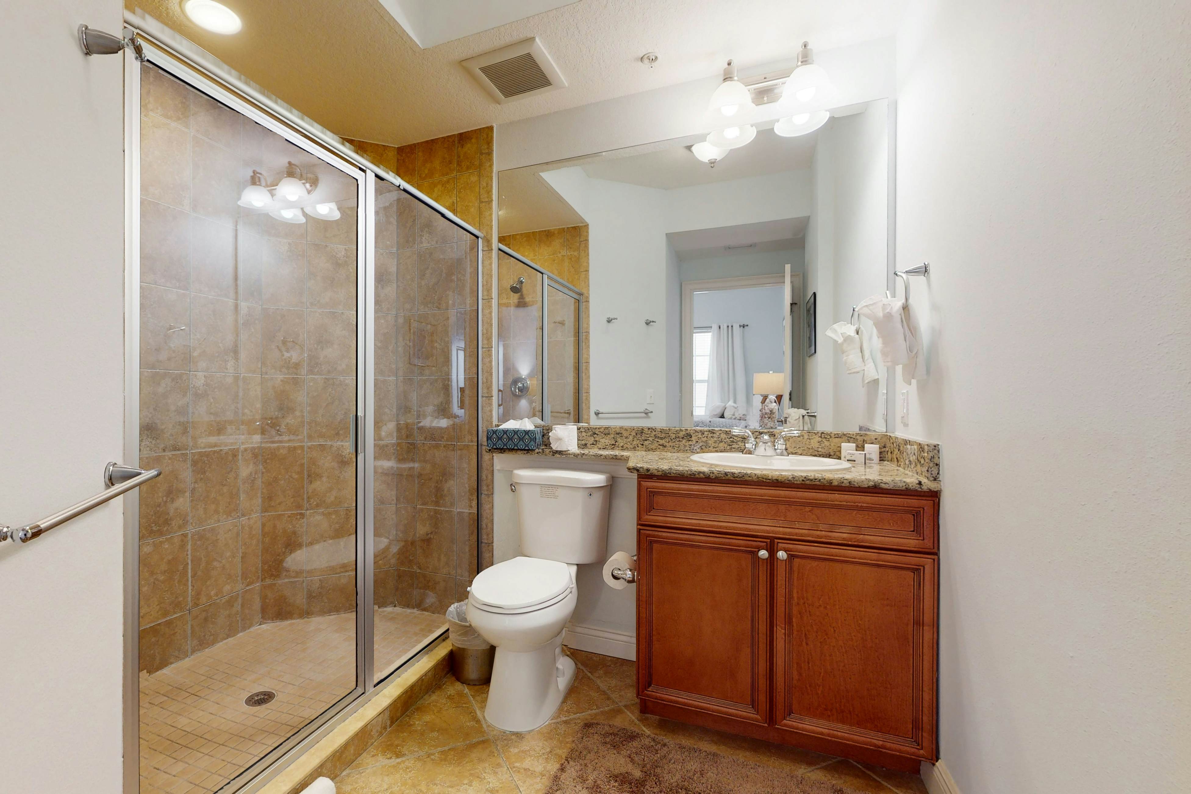 Waterfront condo in the heart of Clearwater Beach with balcony