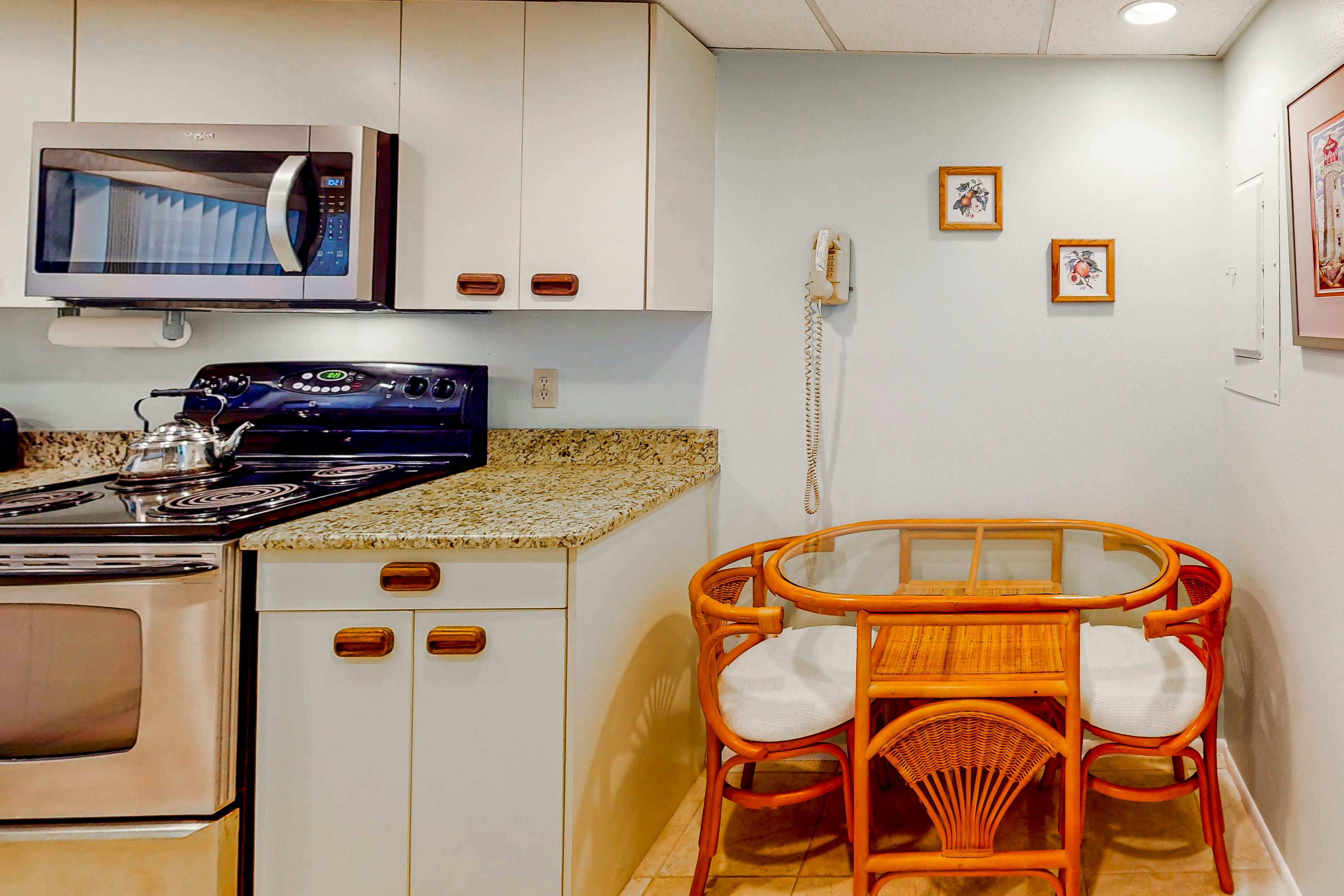 Peaceful Sand Key condo near beaches with hot tub, pool & stunning views