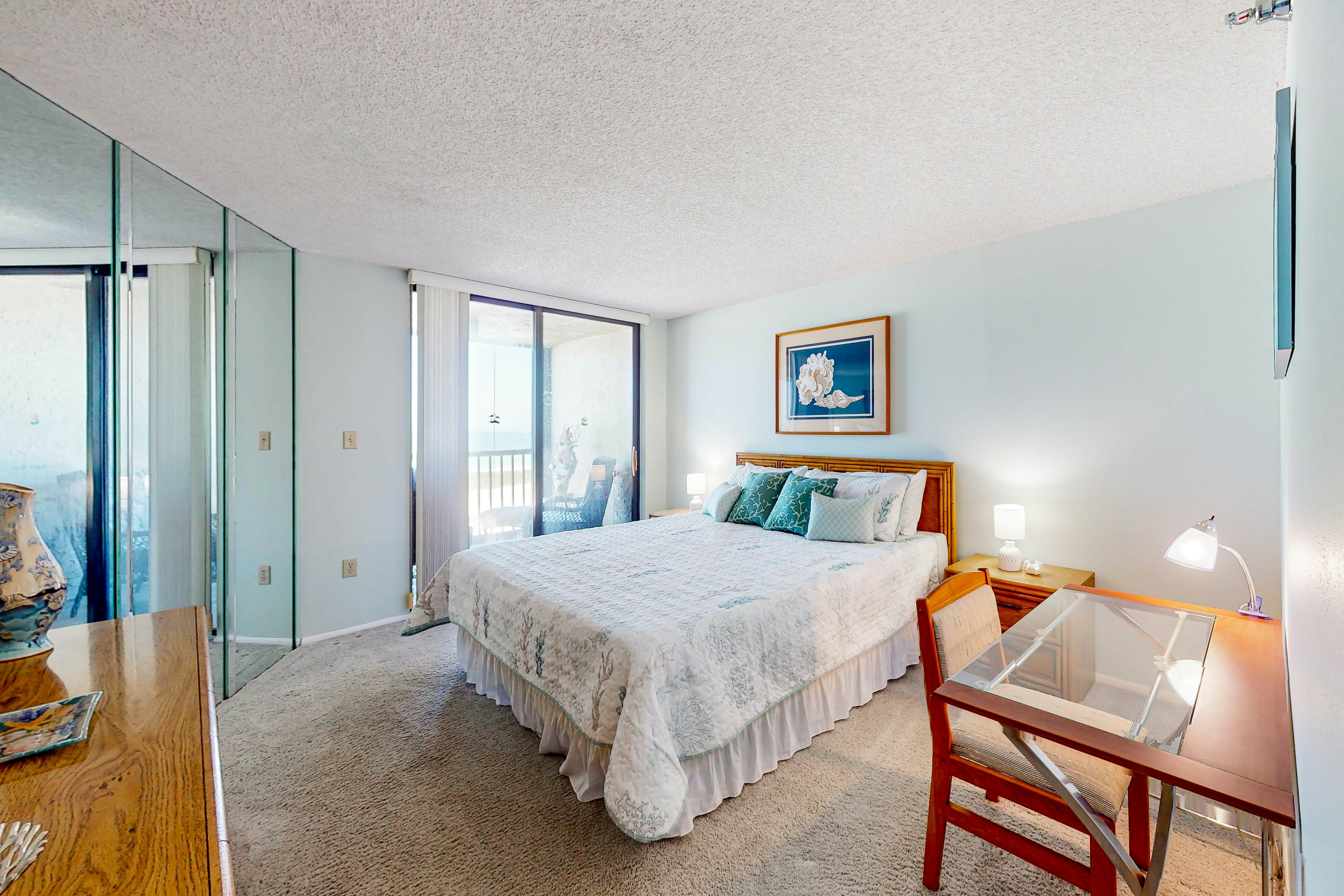 Peaceful Sand Key condo near beaches with hot tub, pool & stunning views