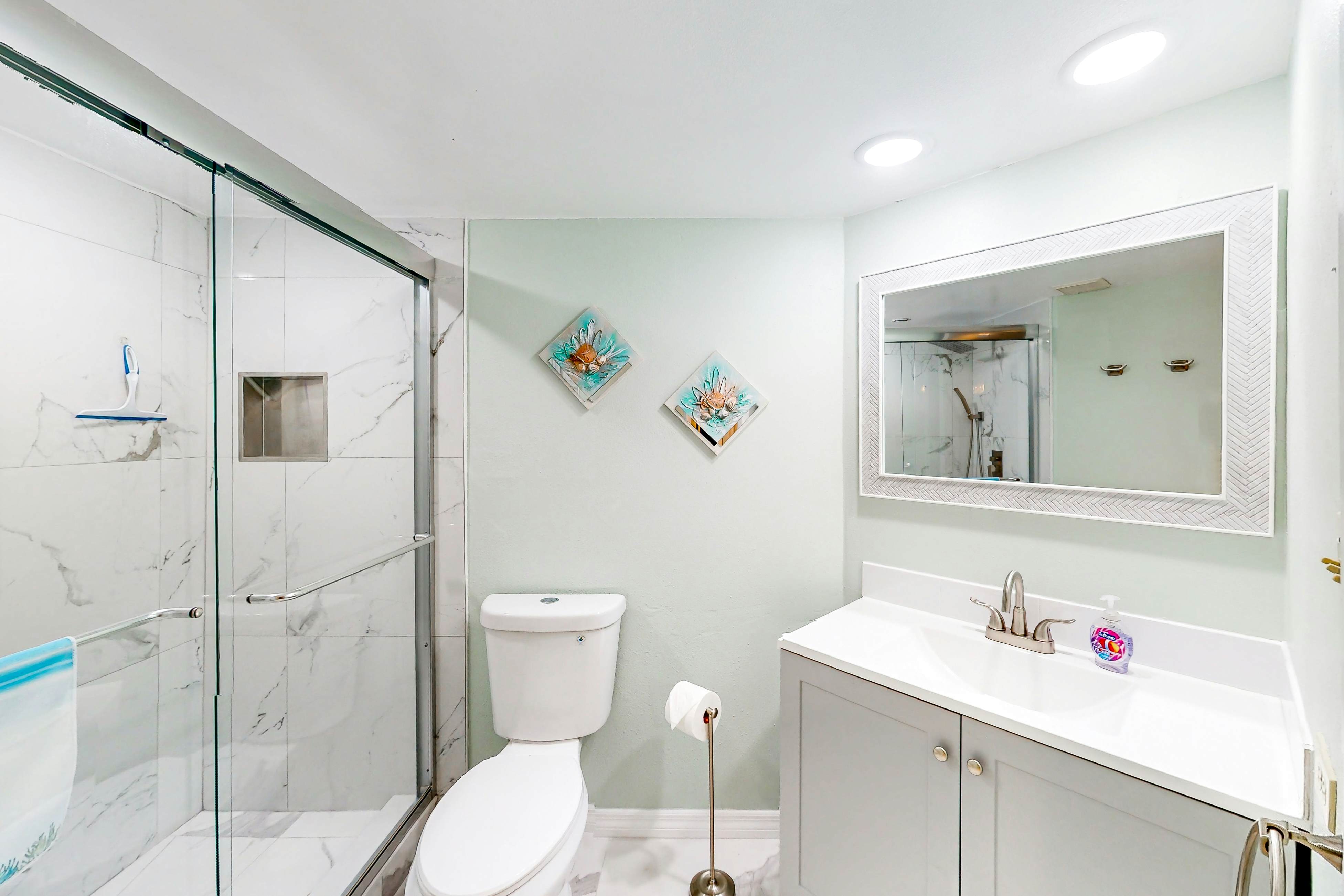 Peaceful Sand Key condo near beaches with hot tub, pool & stunning views