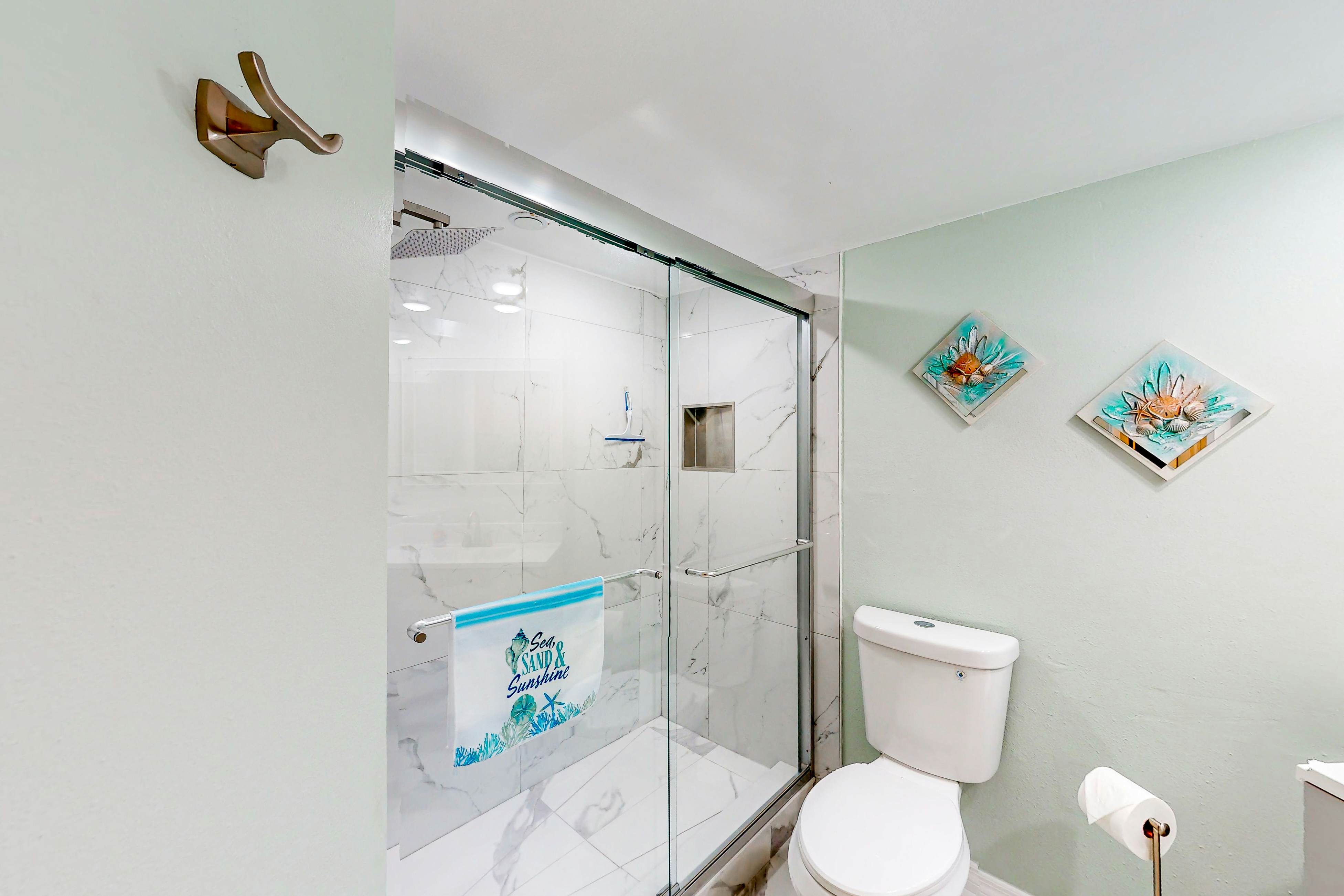 Peaceful Sand Key condo near beaches with hot tub, pool & stunning views