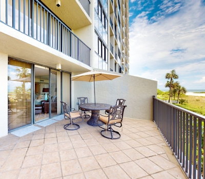 Lighthouse Towers 206 Condo on Gulf of Mexico with pool beach access tennis