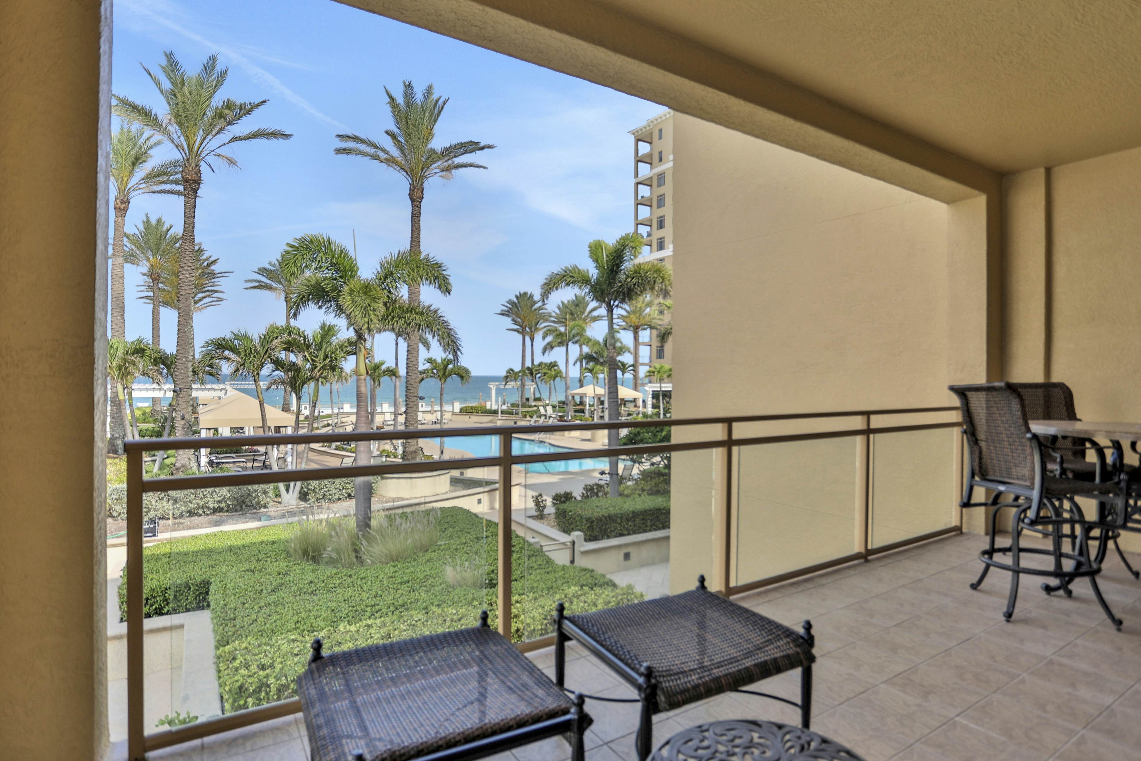 Stunning Gulf front views in full luxury Sandpearl Residences with pool, spa, WD