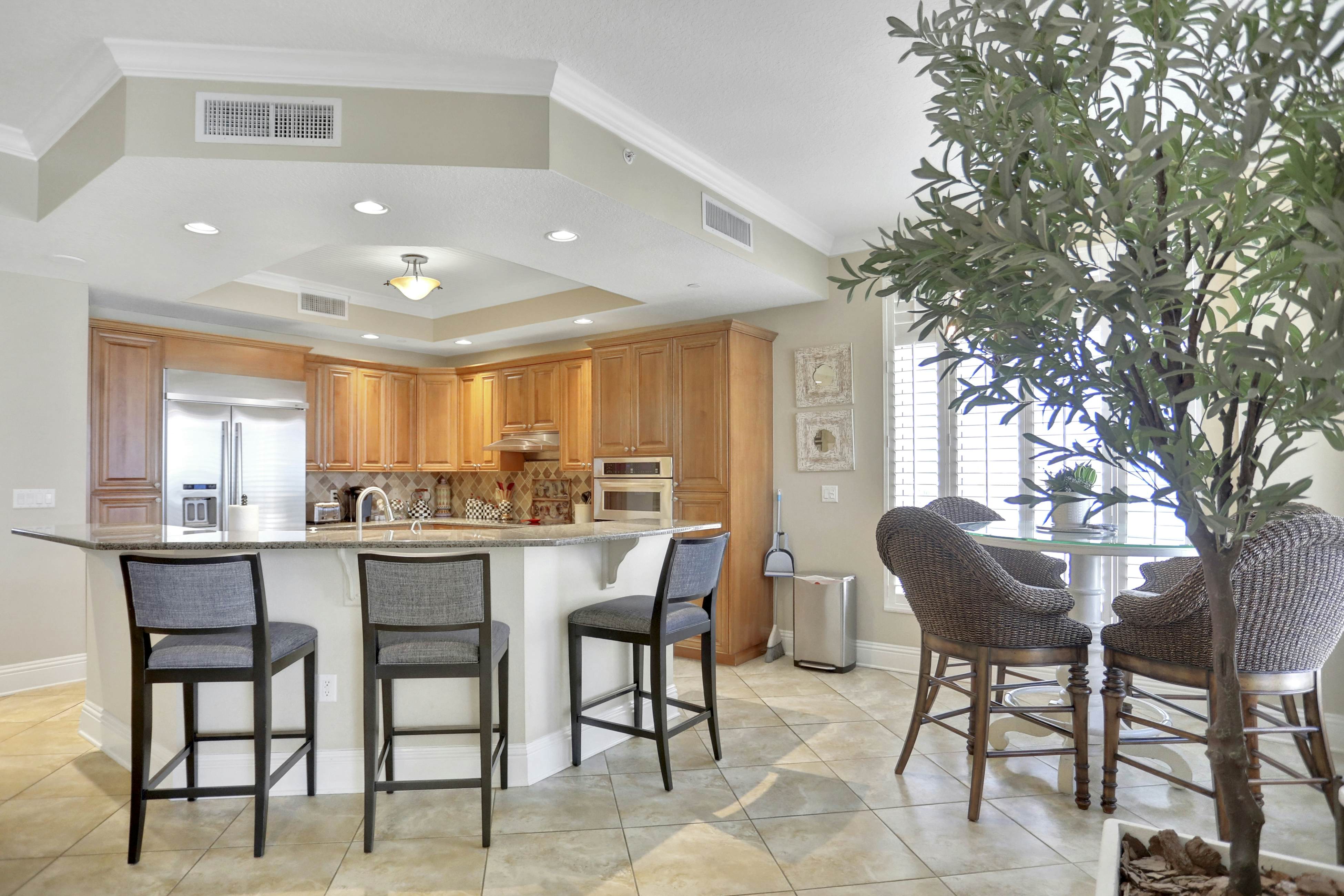 Stunning Gulf front views in full luxury Sandpearl Residences with pool, spa, WD