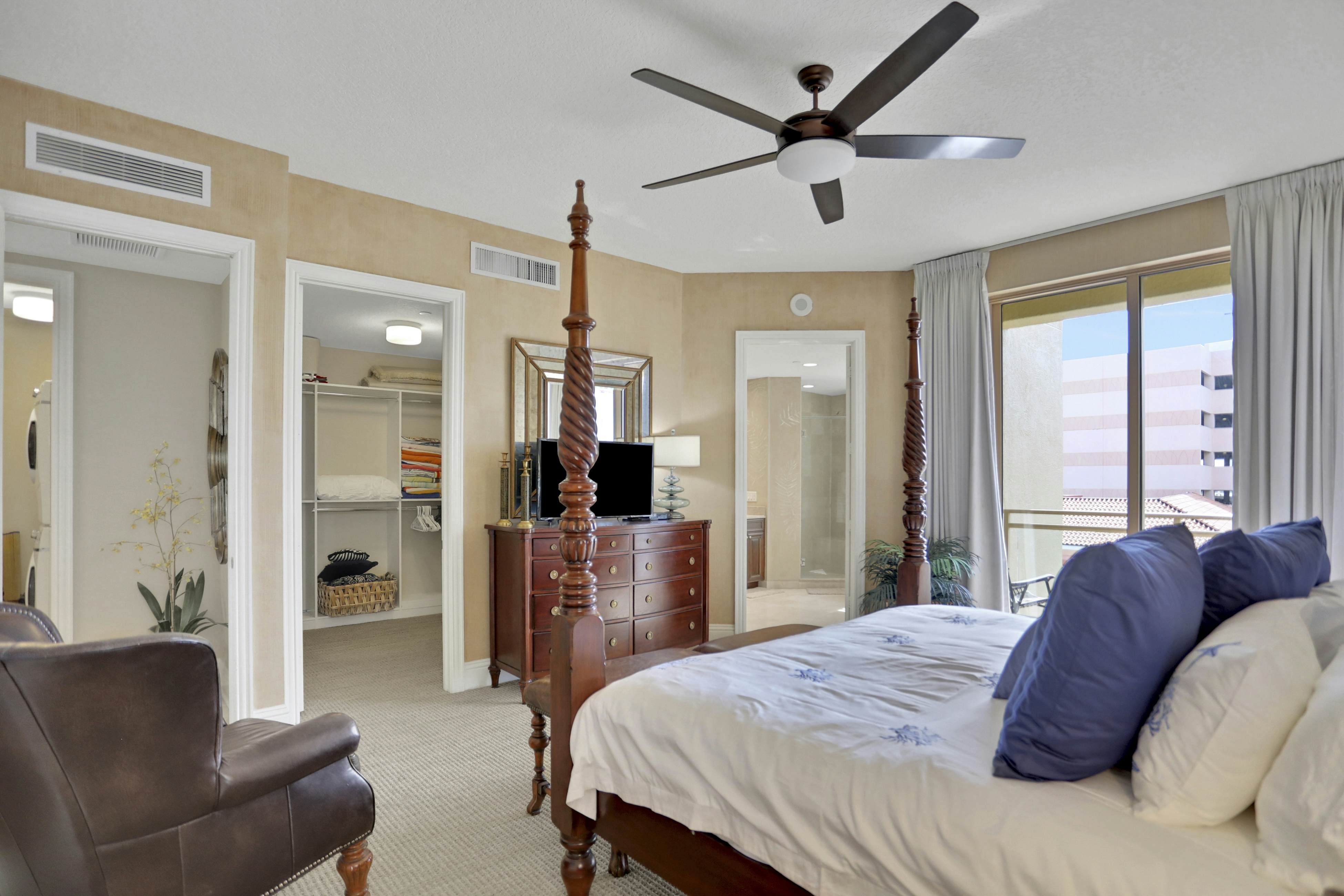 Stunning Gulf front views in full luxury Sandpearl Residences with pool, spa, WD