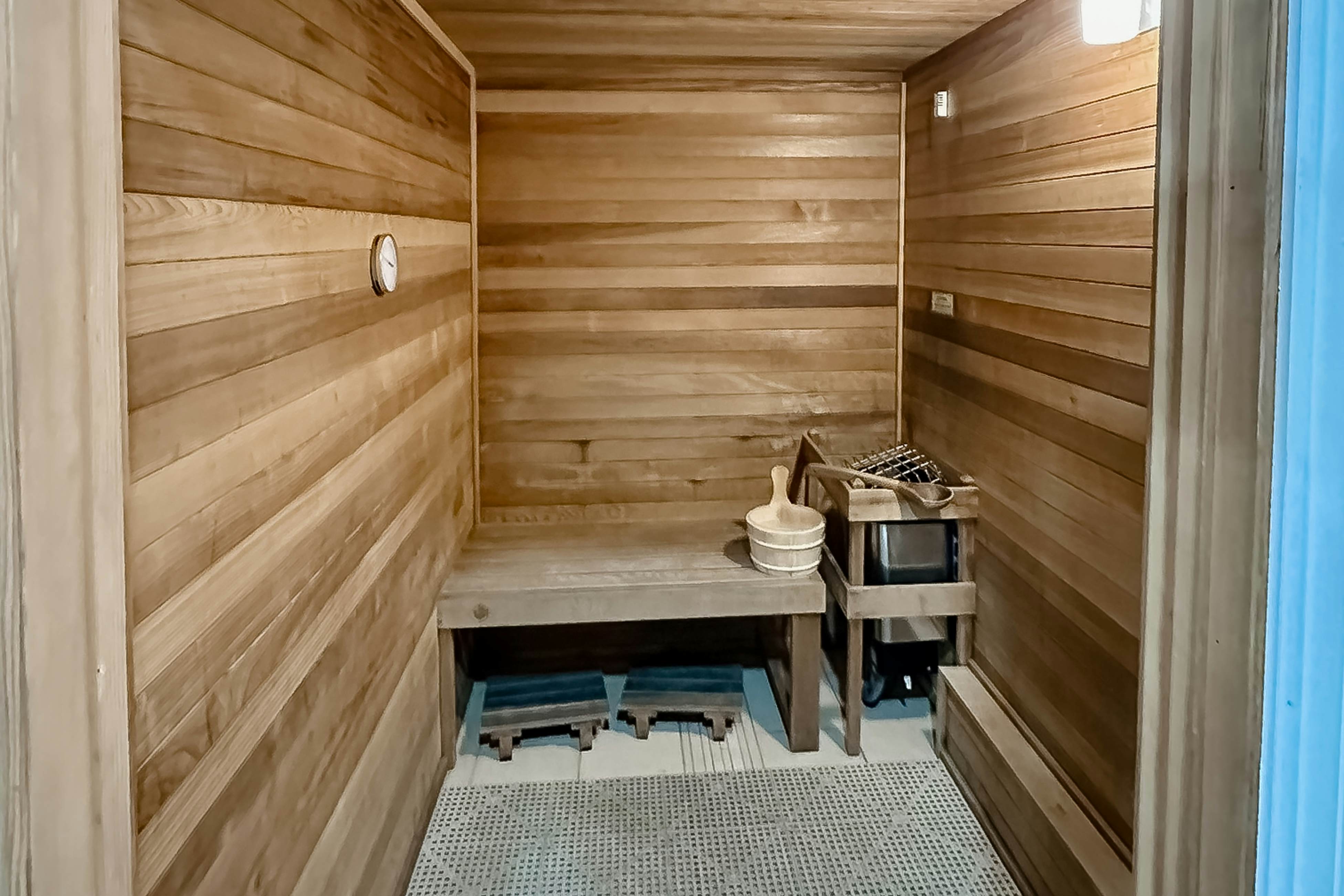 Stunning Gulf front views in full luxury Sandpearl Residences with pool, spa, WD