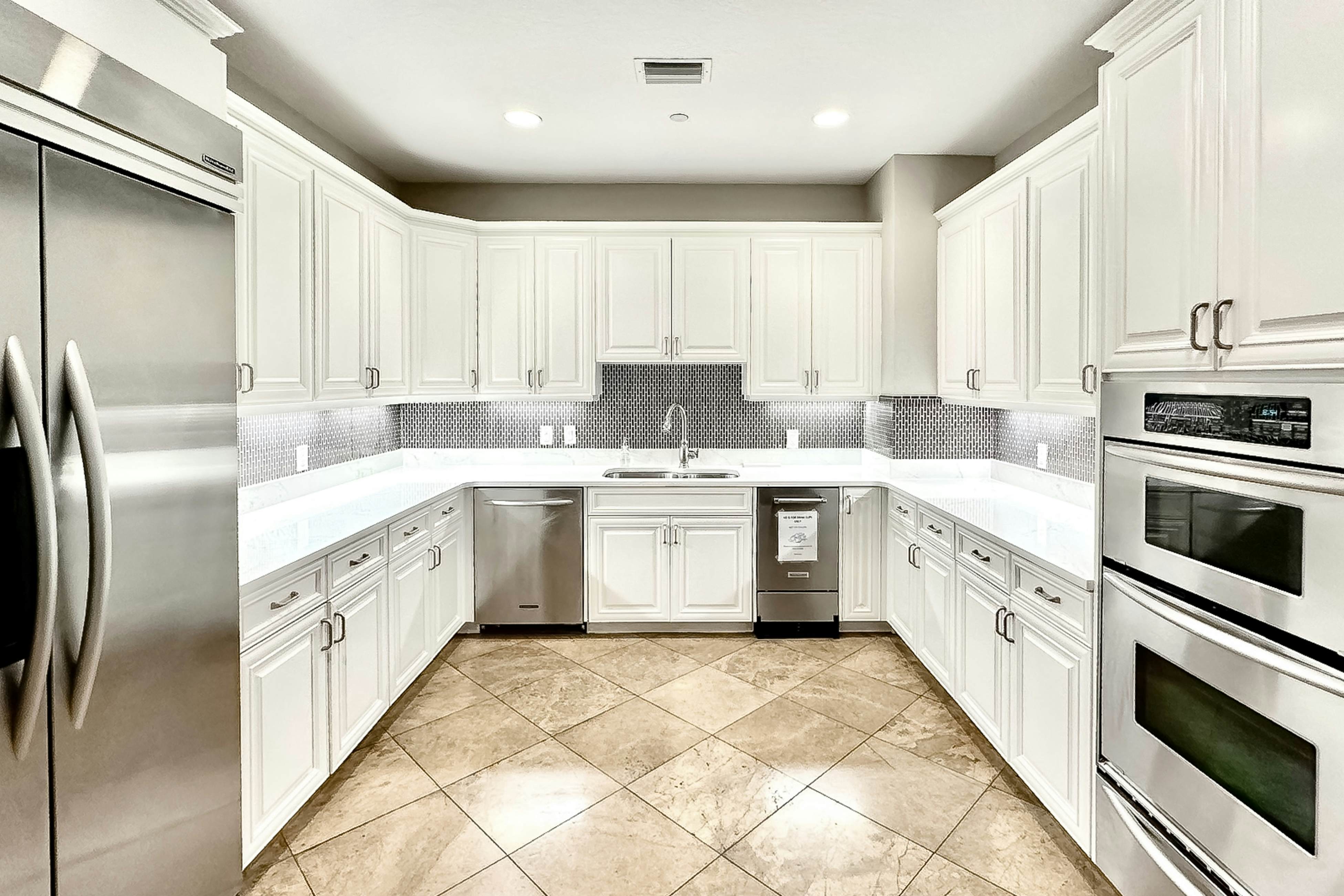 Stunning Gulf front views in full luxury Sandpearl Residences with pool, spa, WD