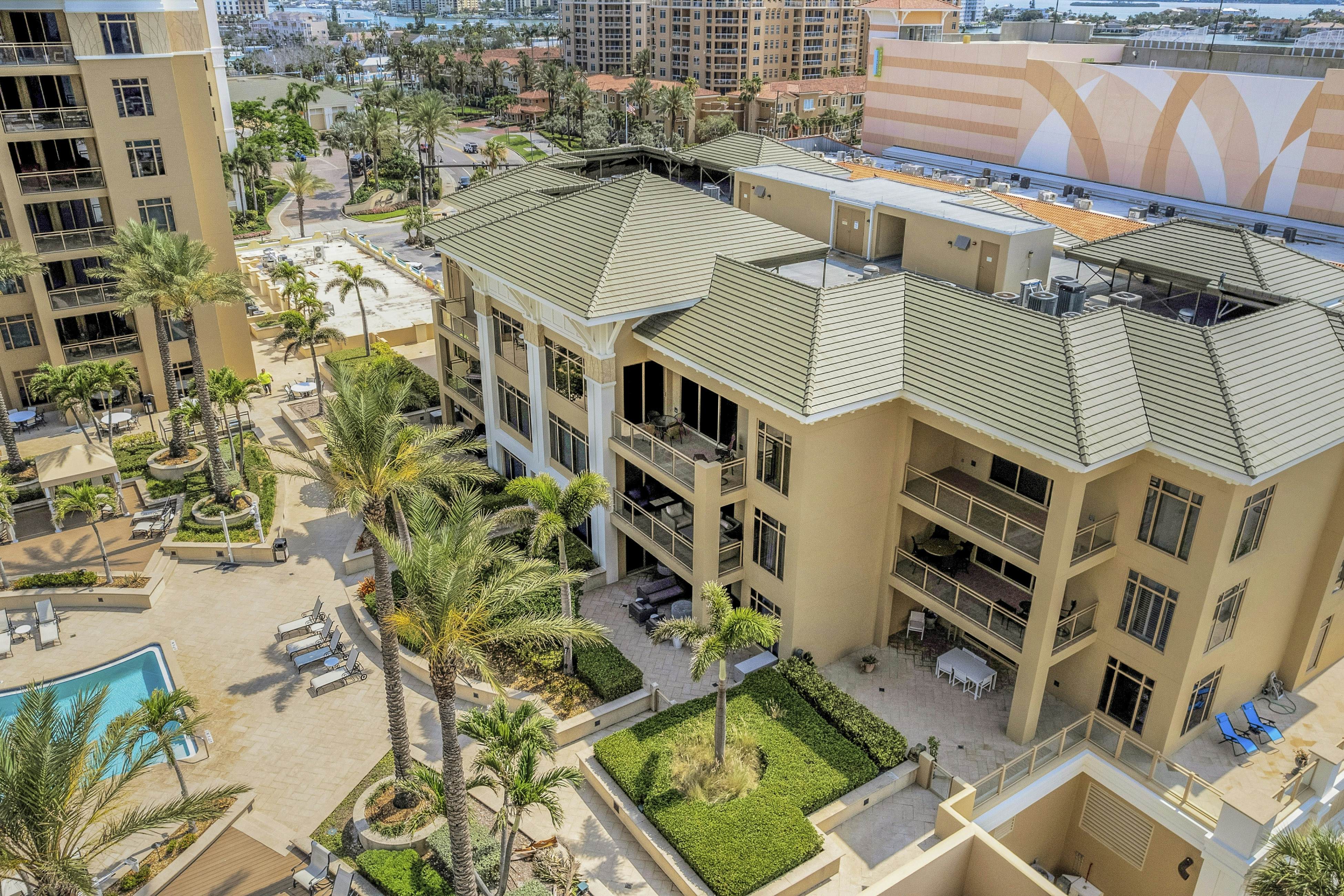 Stunning Gulf front views in full luxury Sandpearl Residences with pool, spa, WD