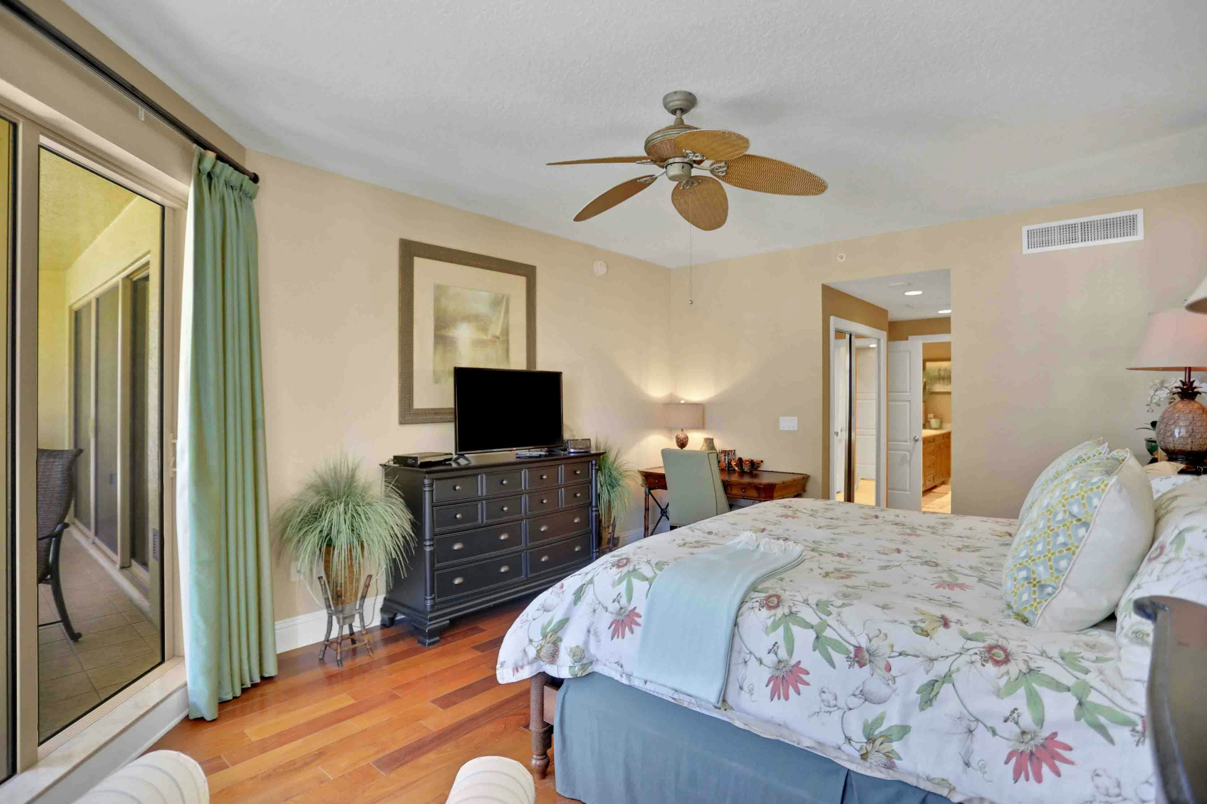 Luxurious Sandpearl Residences condo with Gulf views - heated pool, spa, resort