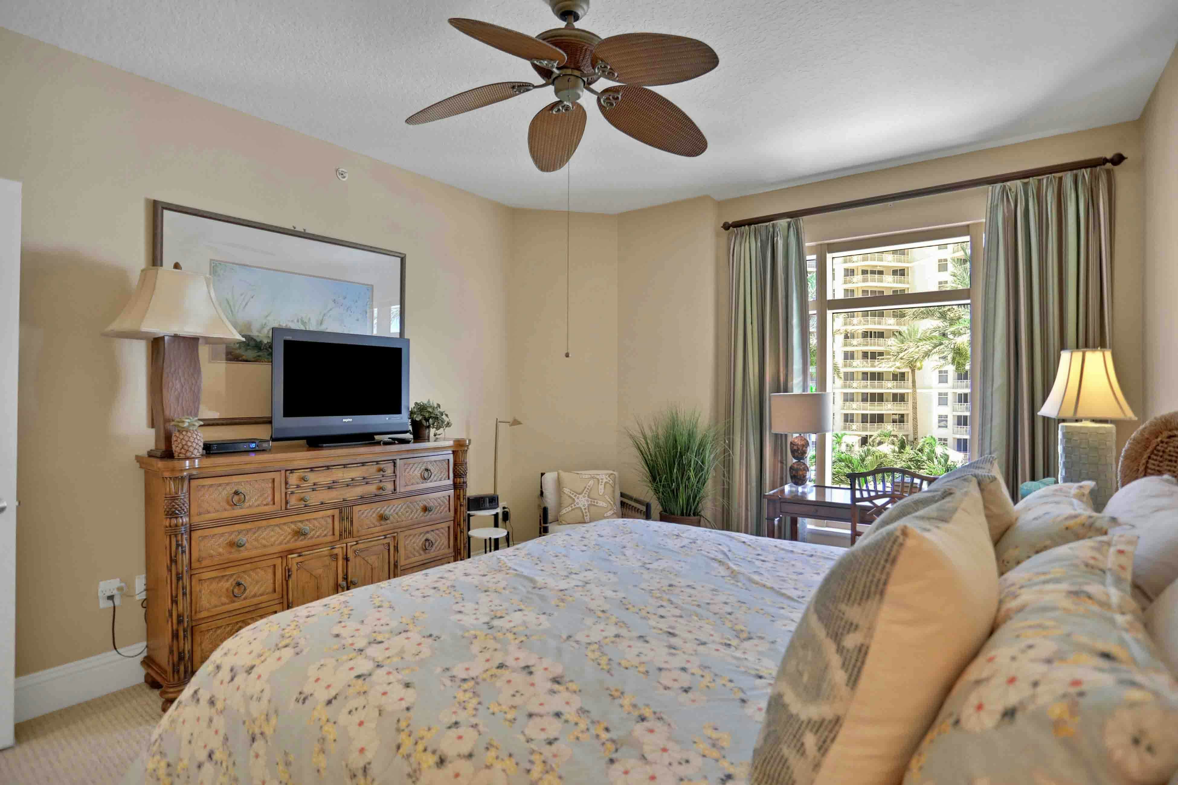 Luxurious Sandpearl Residences condo with Gulf views - heated pool, spa, resort