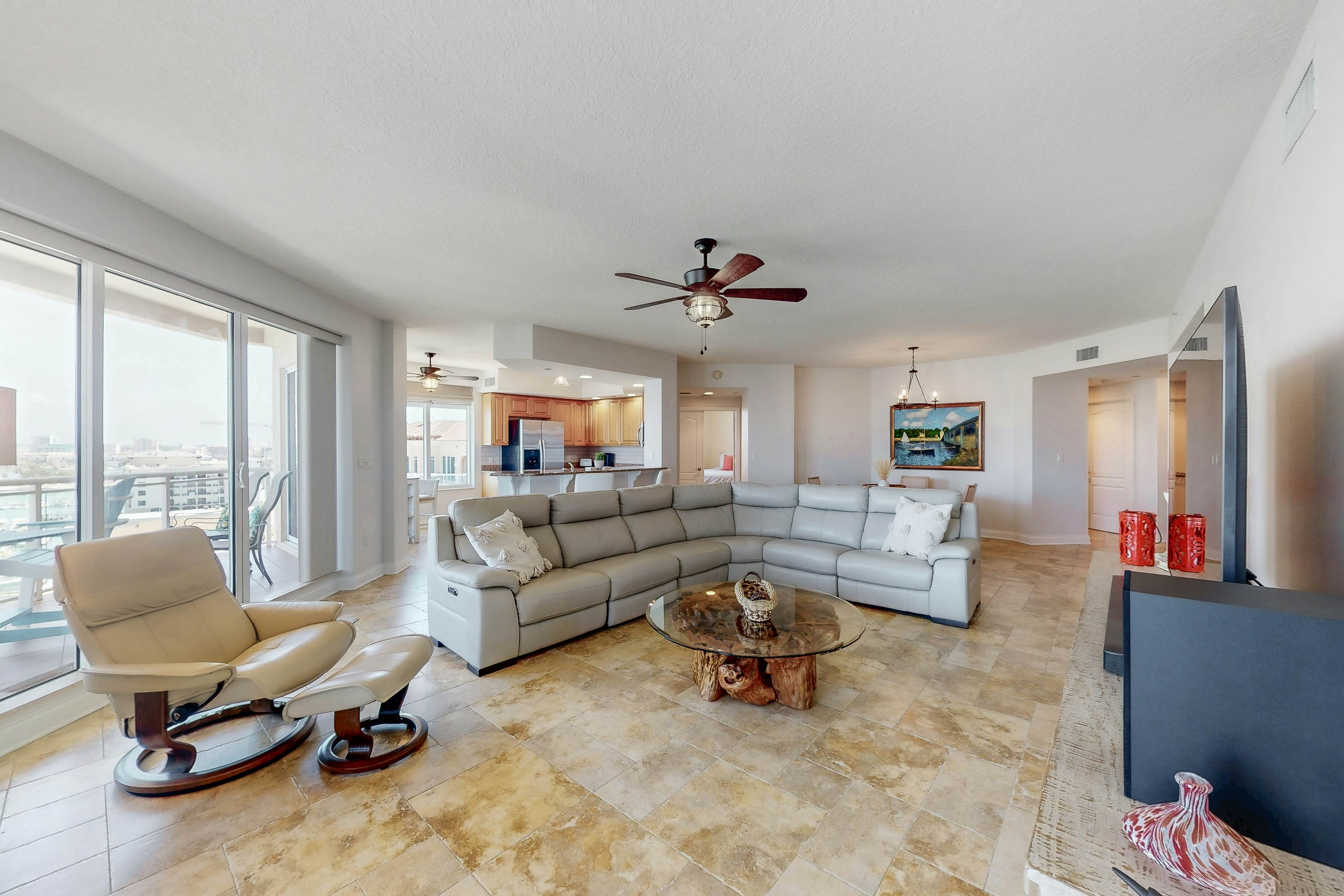 Luxury stunning waterfront condo, Central AC, pool, snowbird friendly