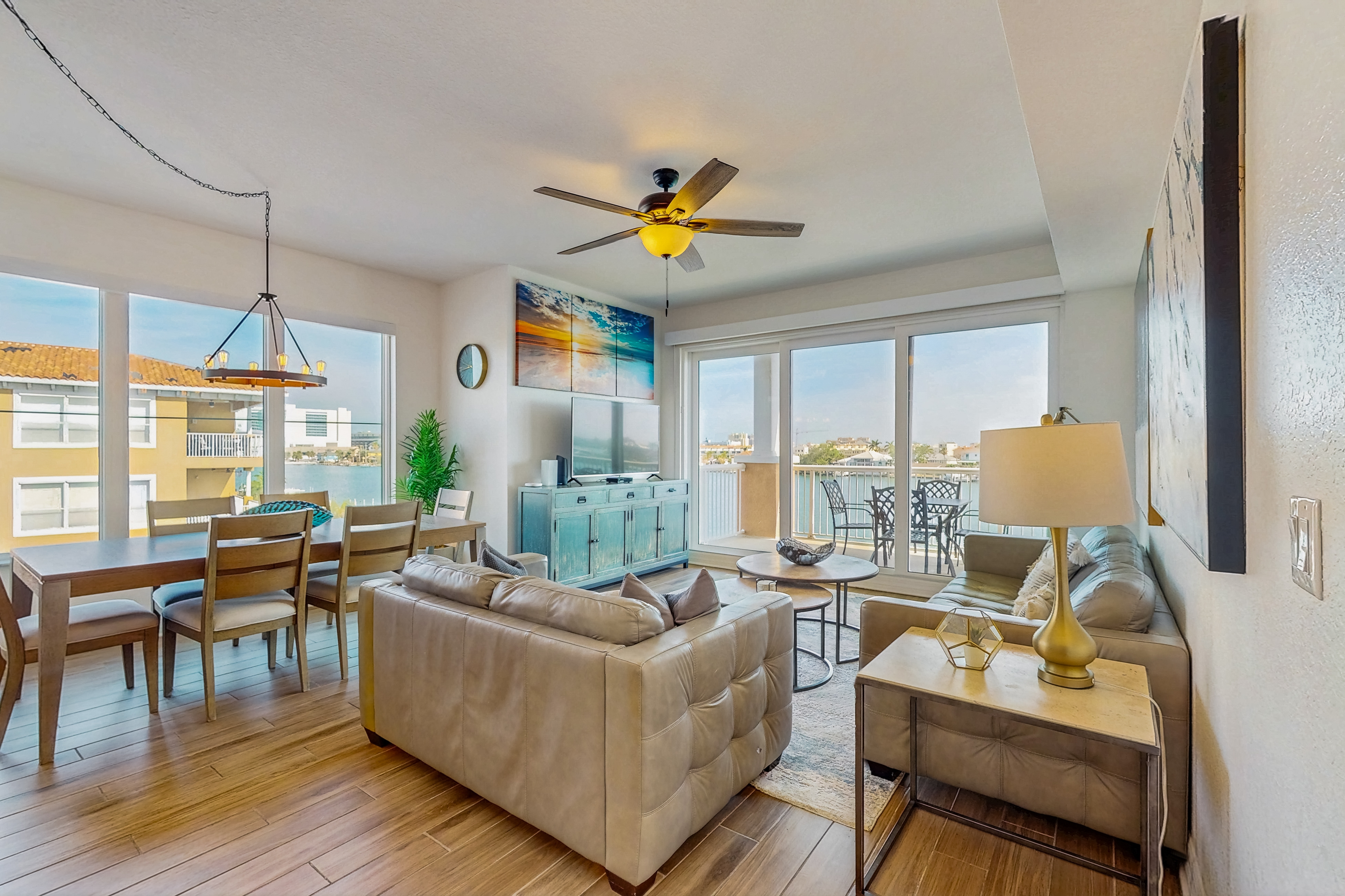 Waterfront Condo w WiFi Washer Dryer and Central AC Snowbird Friendly