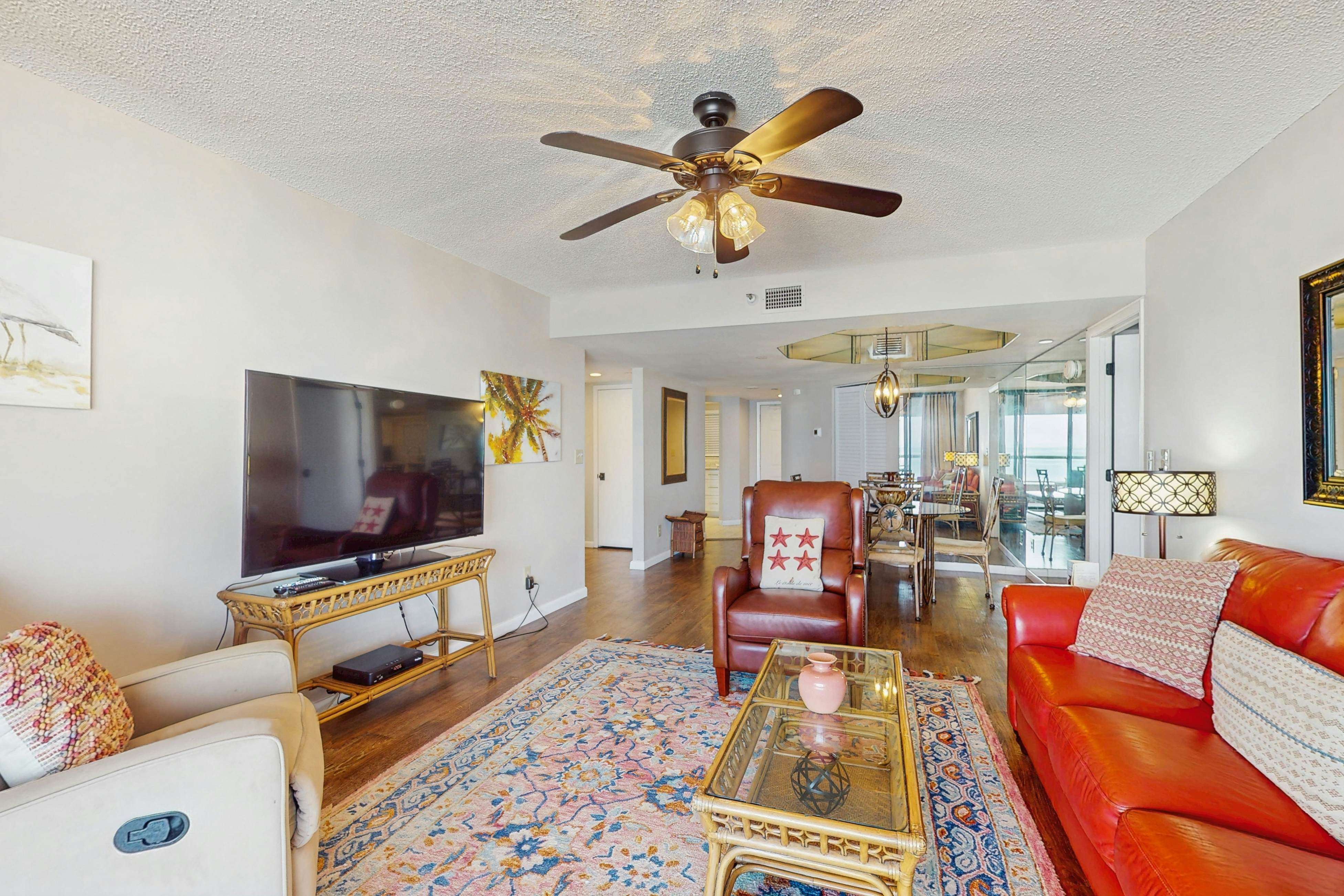 Beachfront condo with great views, balcony, heated pool, sauna & hot tub