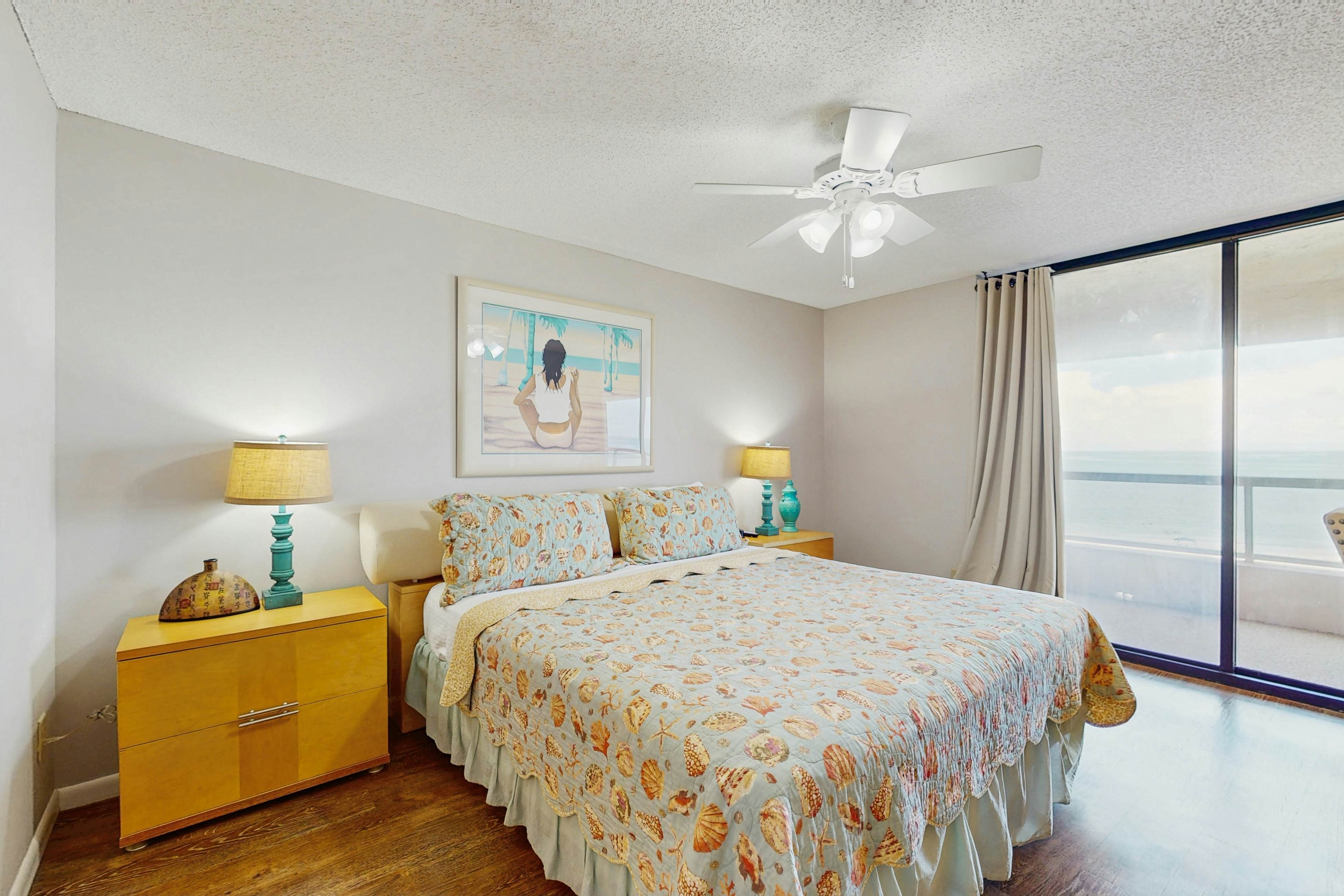 Beachfront condo with great views, balcony, heated pool, sauna & hot tub