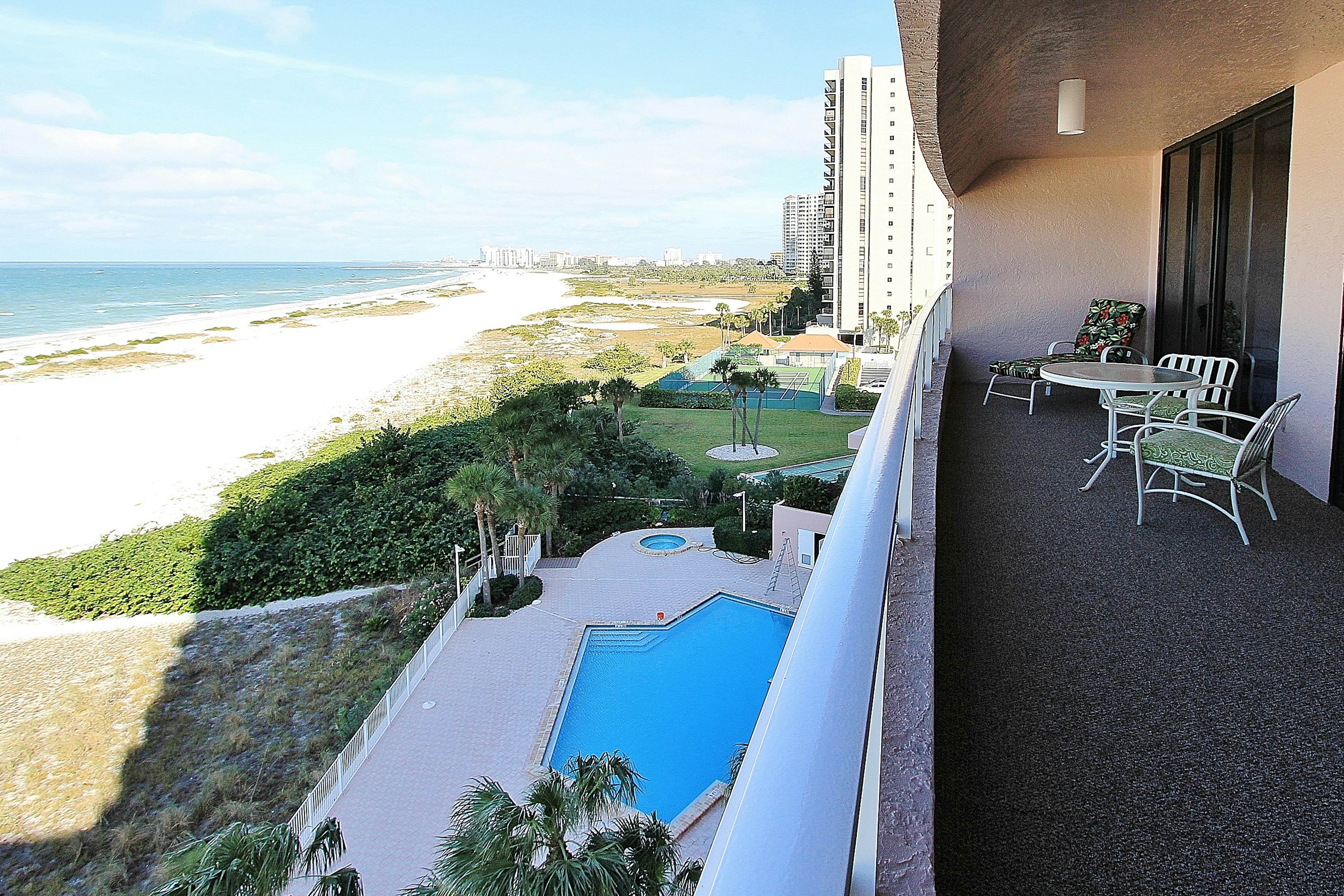 Beachfront condo with great views, balcony, heated pool, sauna & hot tub