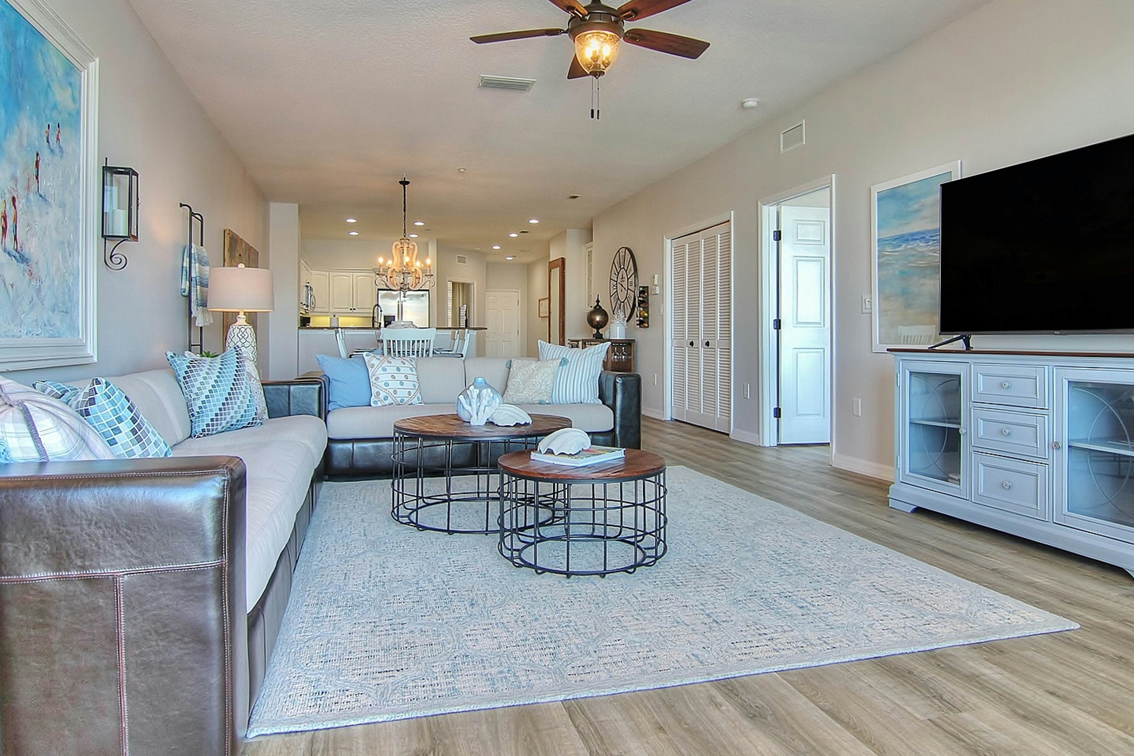 Upscale waterfront condo with heated pool & spa - walk to Clearwater Beach