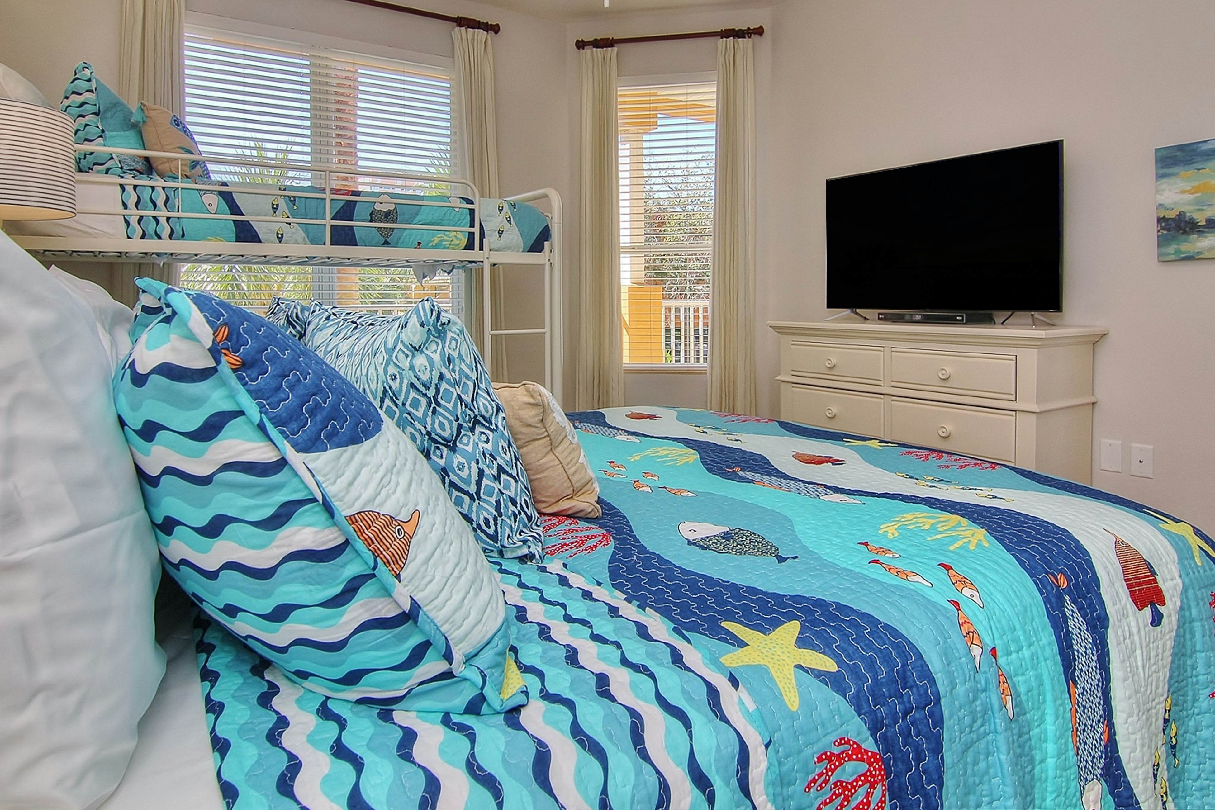 Upscale waterfront condo with heated pool & spa - walk to Clearwater Beach