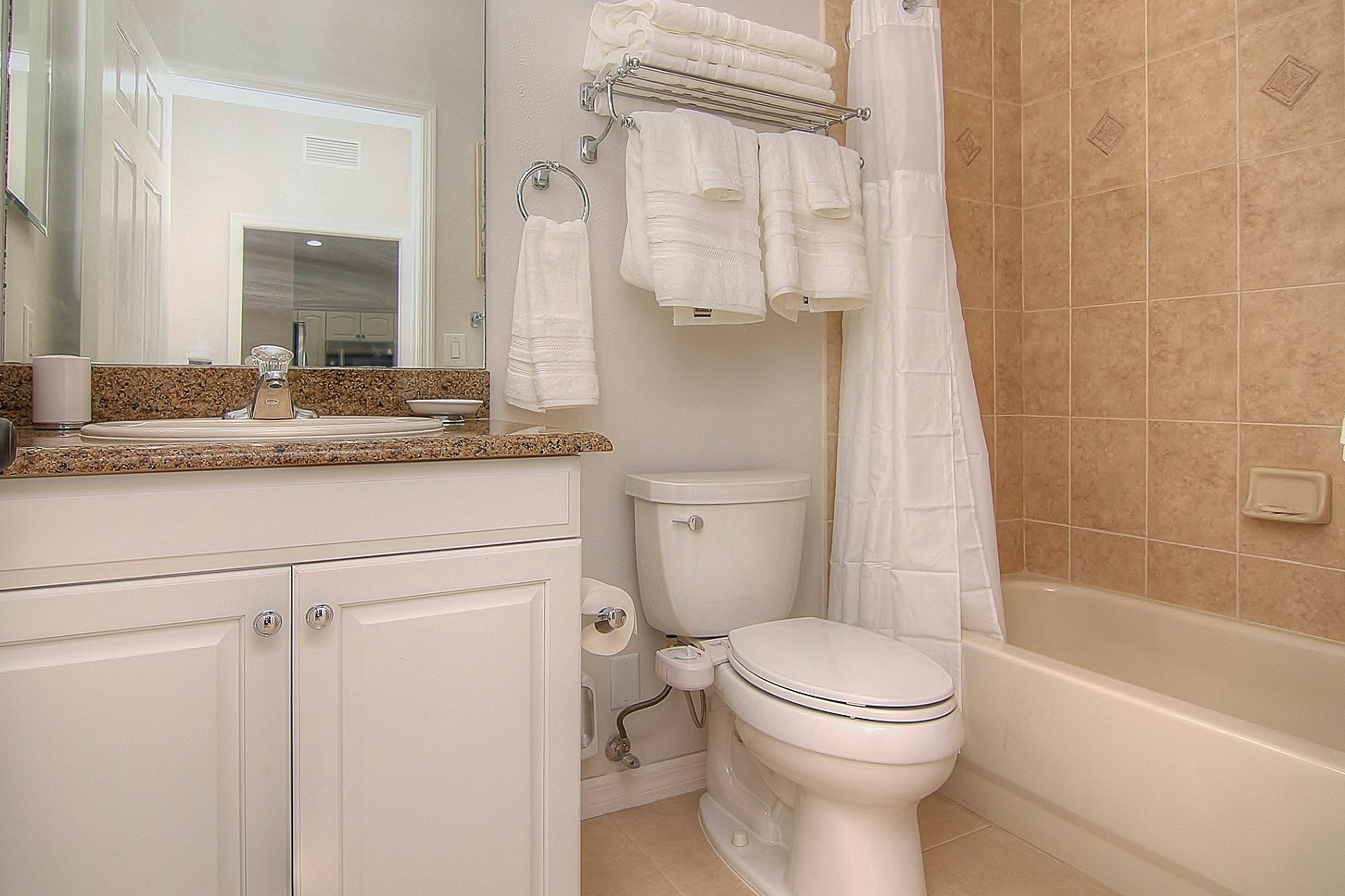 Upscale waterfront condo with heated pool & spa - walk to Clearwater Beach