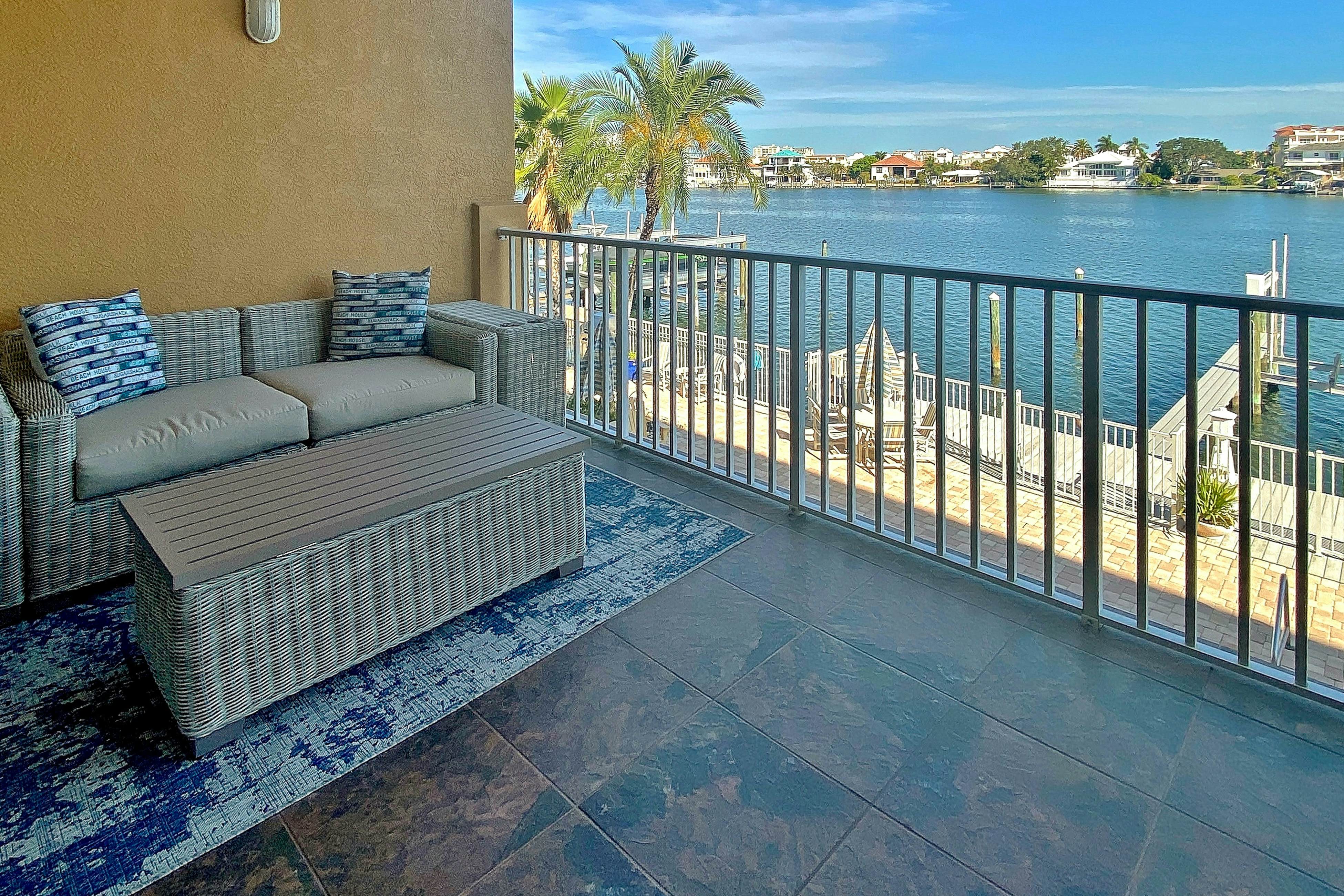 Upscale waterfront condo with heated pool & spa - walk to Clearwater Beach