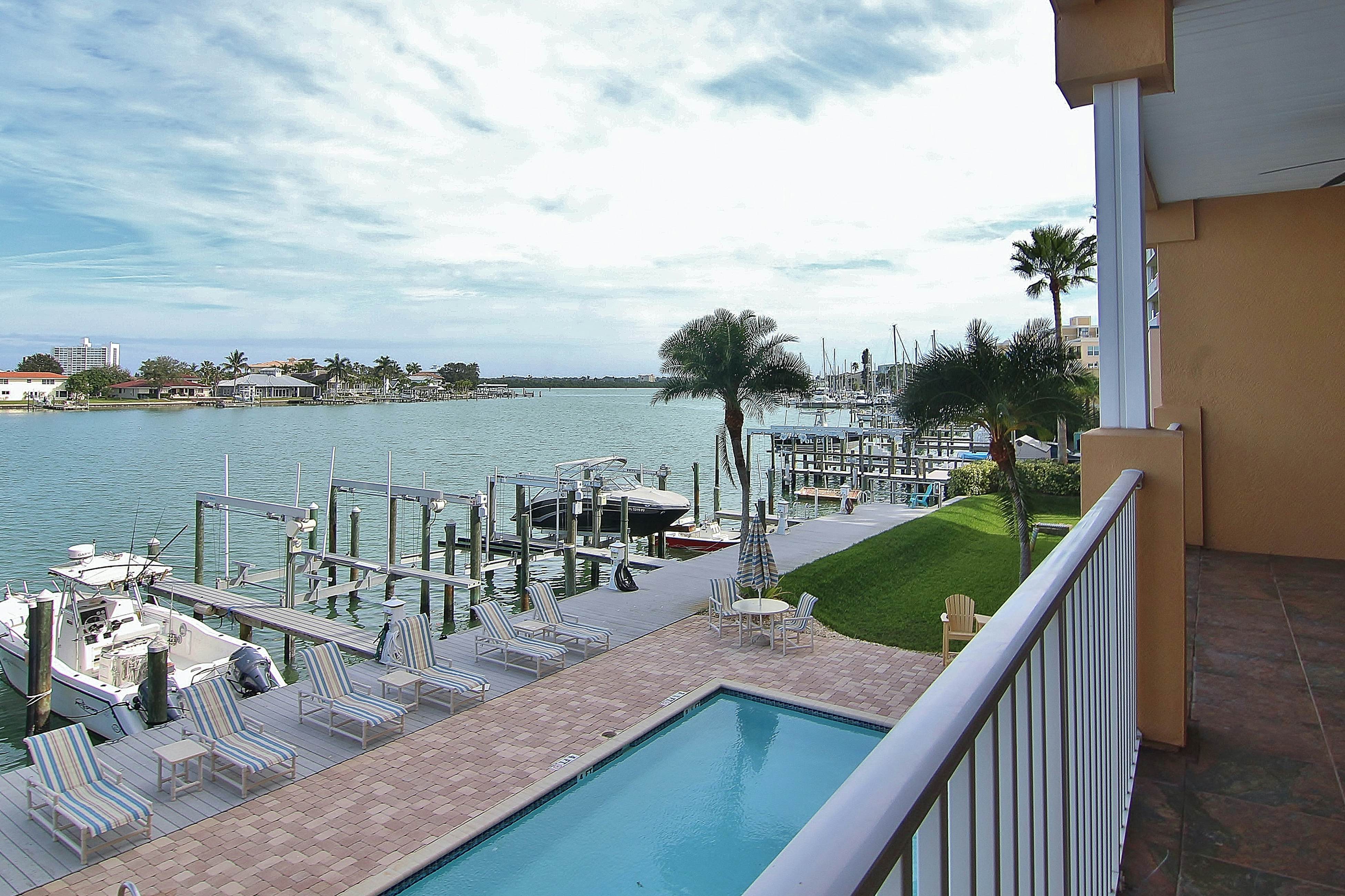 Upscale waterfront condo with heated pool & spa - walk to Clearwater Beach