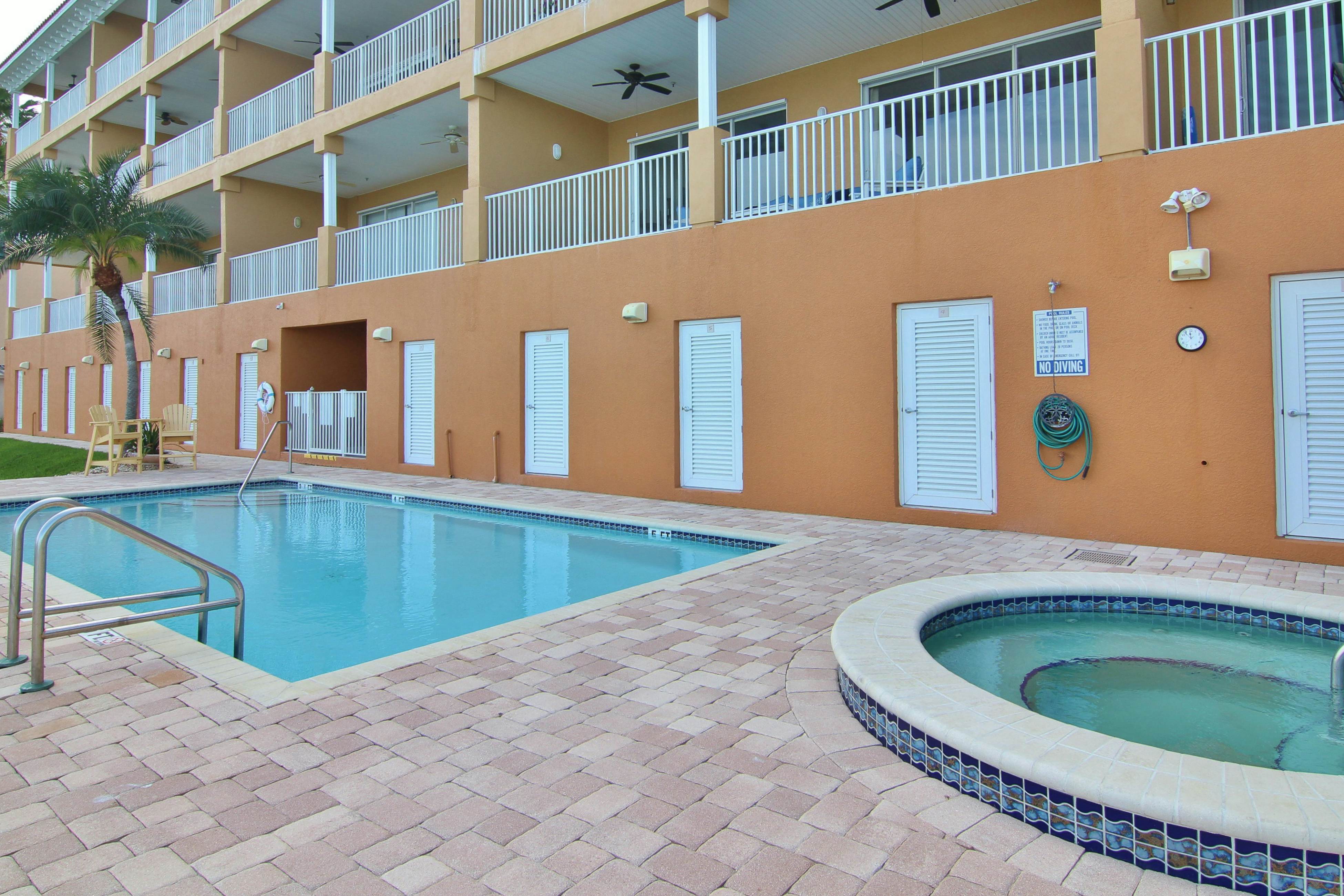 Upscale waterfront condo with heated pool & spa - walk to Clearwater Beach