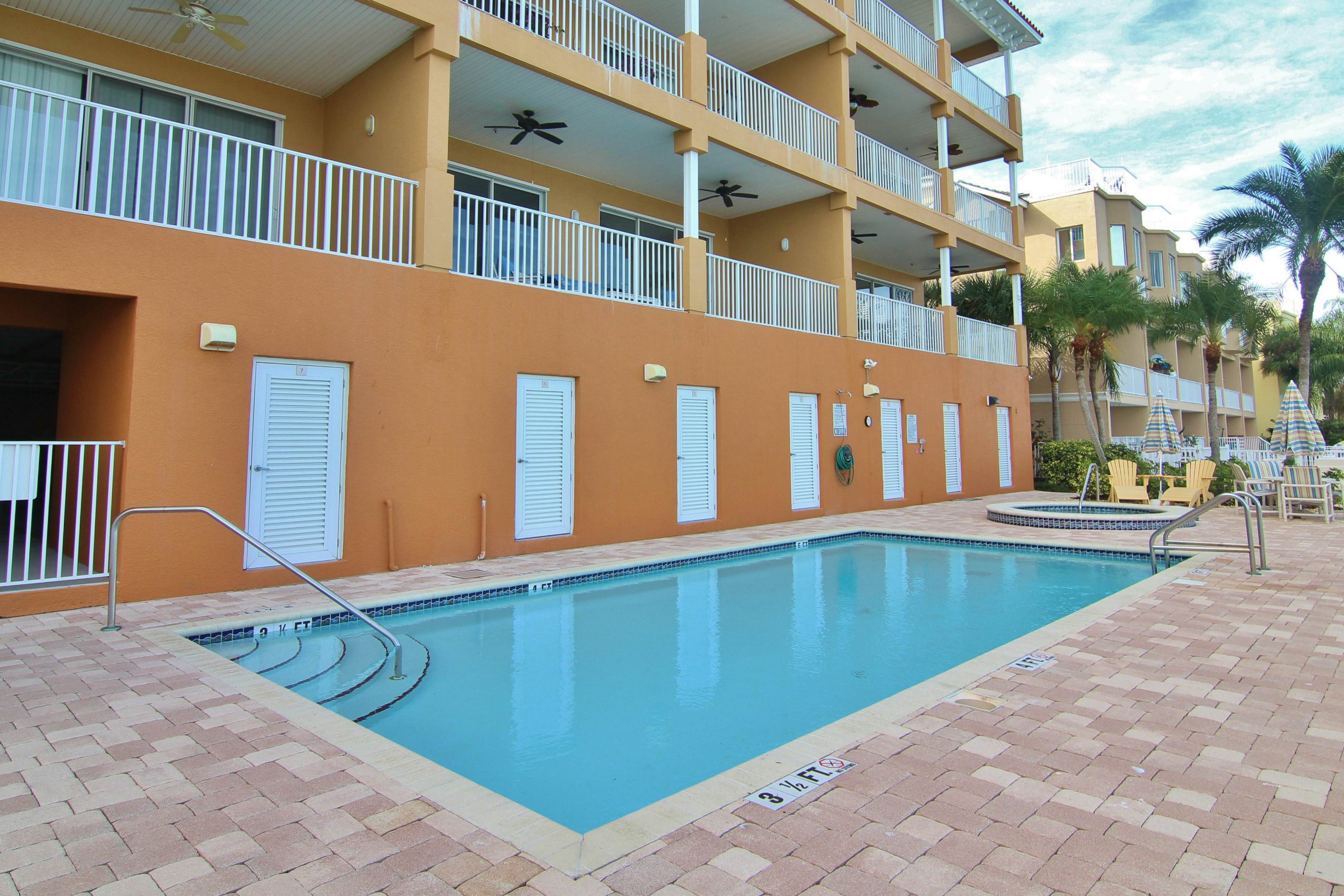 Upscale waterfront condo with heated pool & spa - walk to Clearwater Beach
