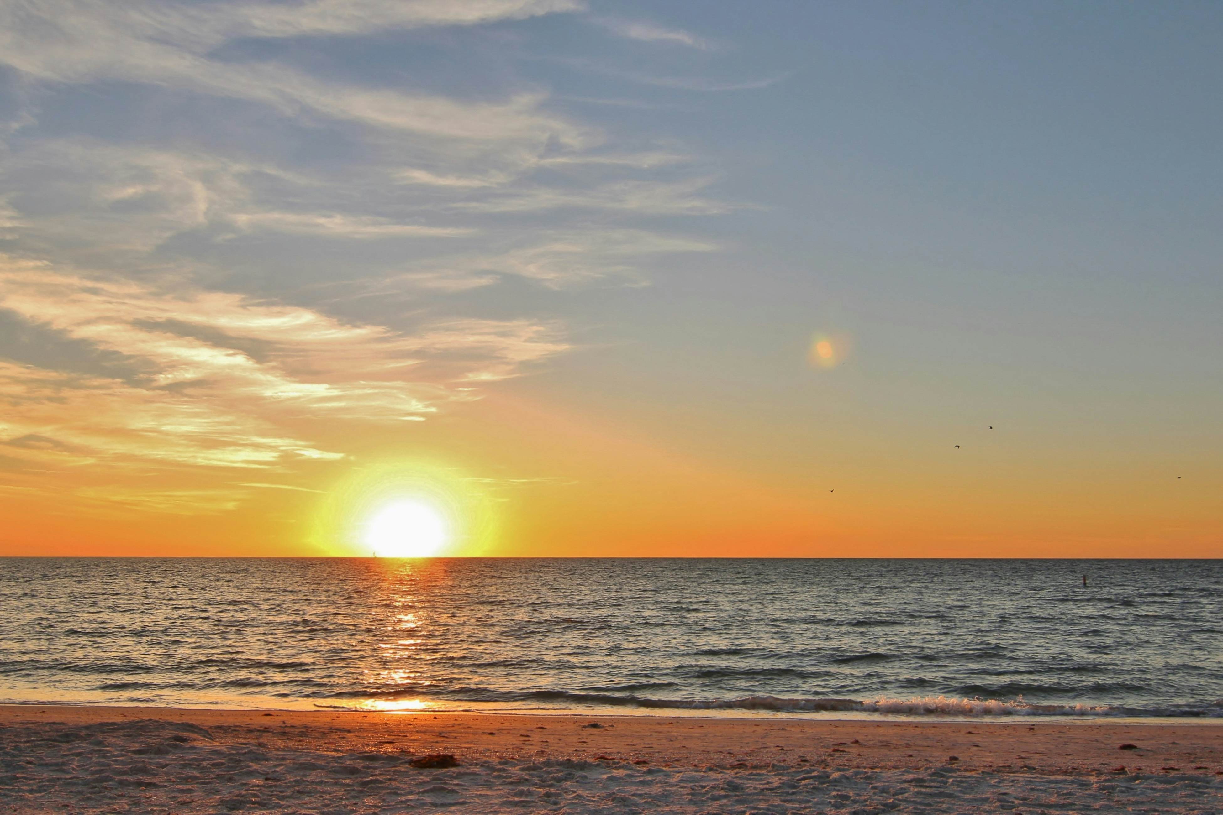 Upscale waterfront condo with heated pool & spa - walk to Clearwater Beach