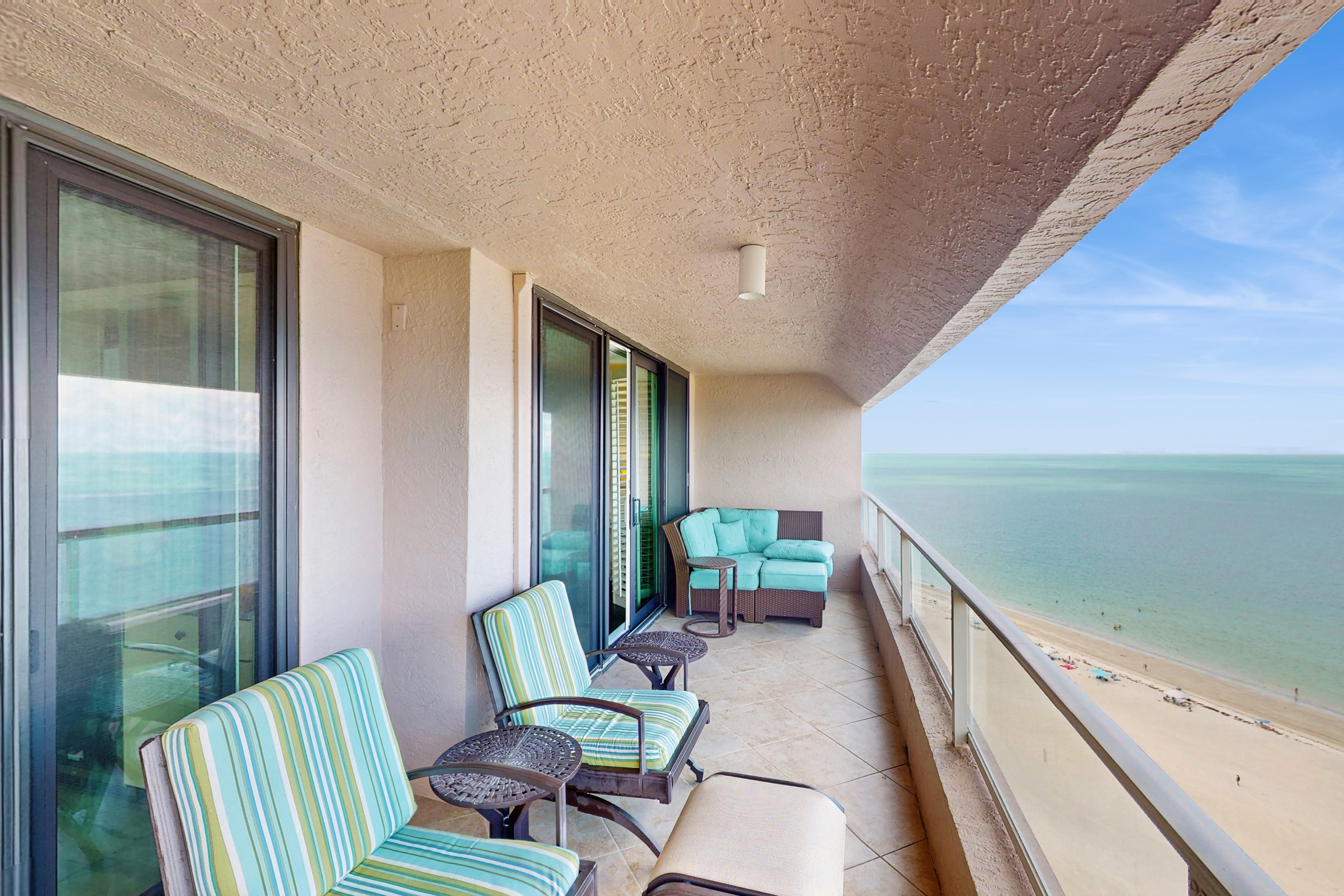 Luxe penthouse with balcony sweeping views heated pool spa hot tub and gym