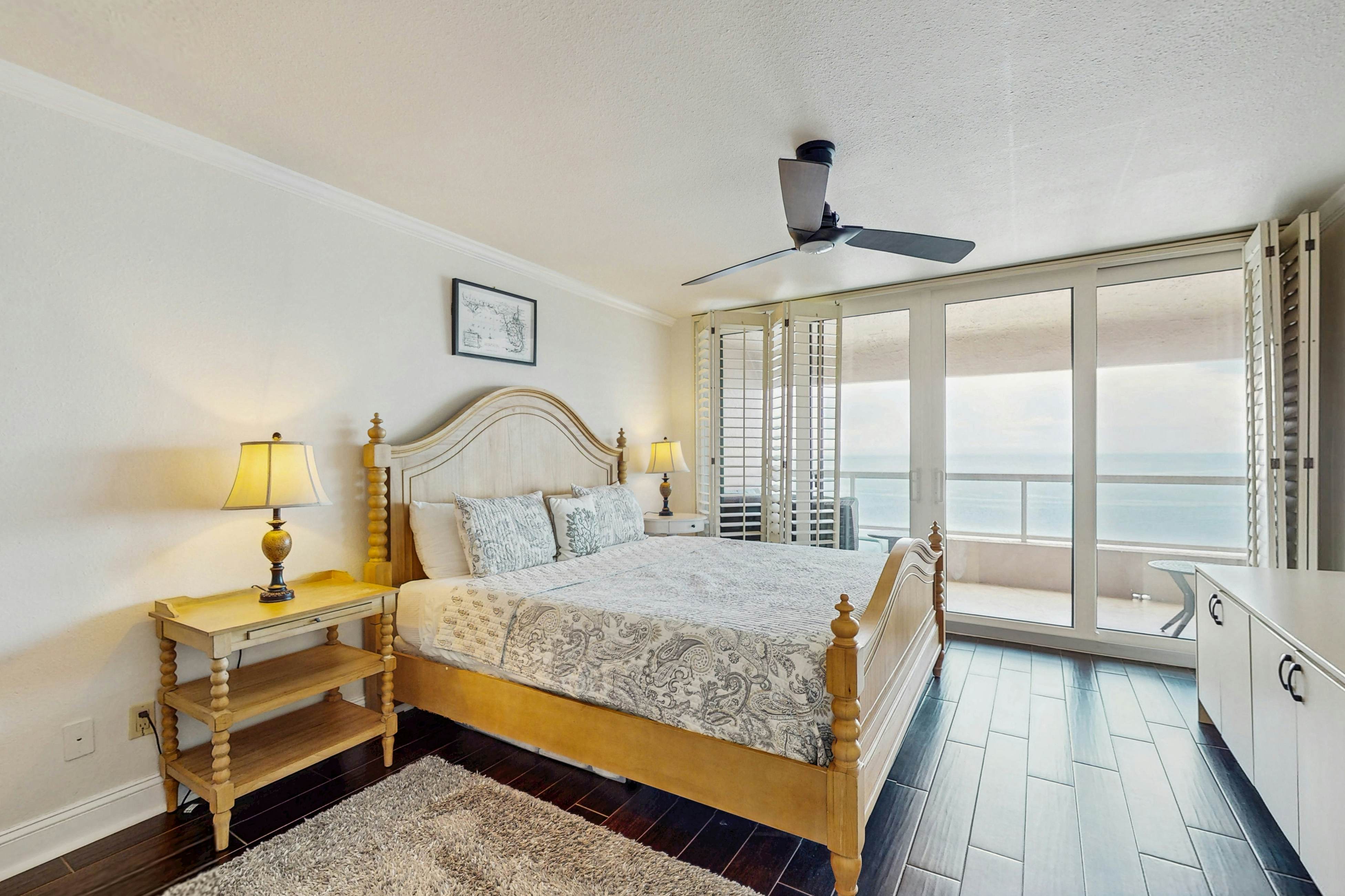 Luxe penthouse with balcony, sweeping views, heated pool, spa, hot tub & gym