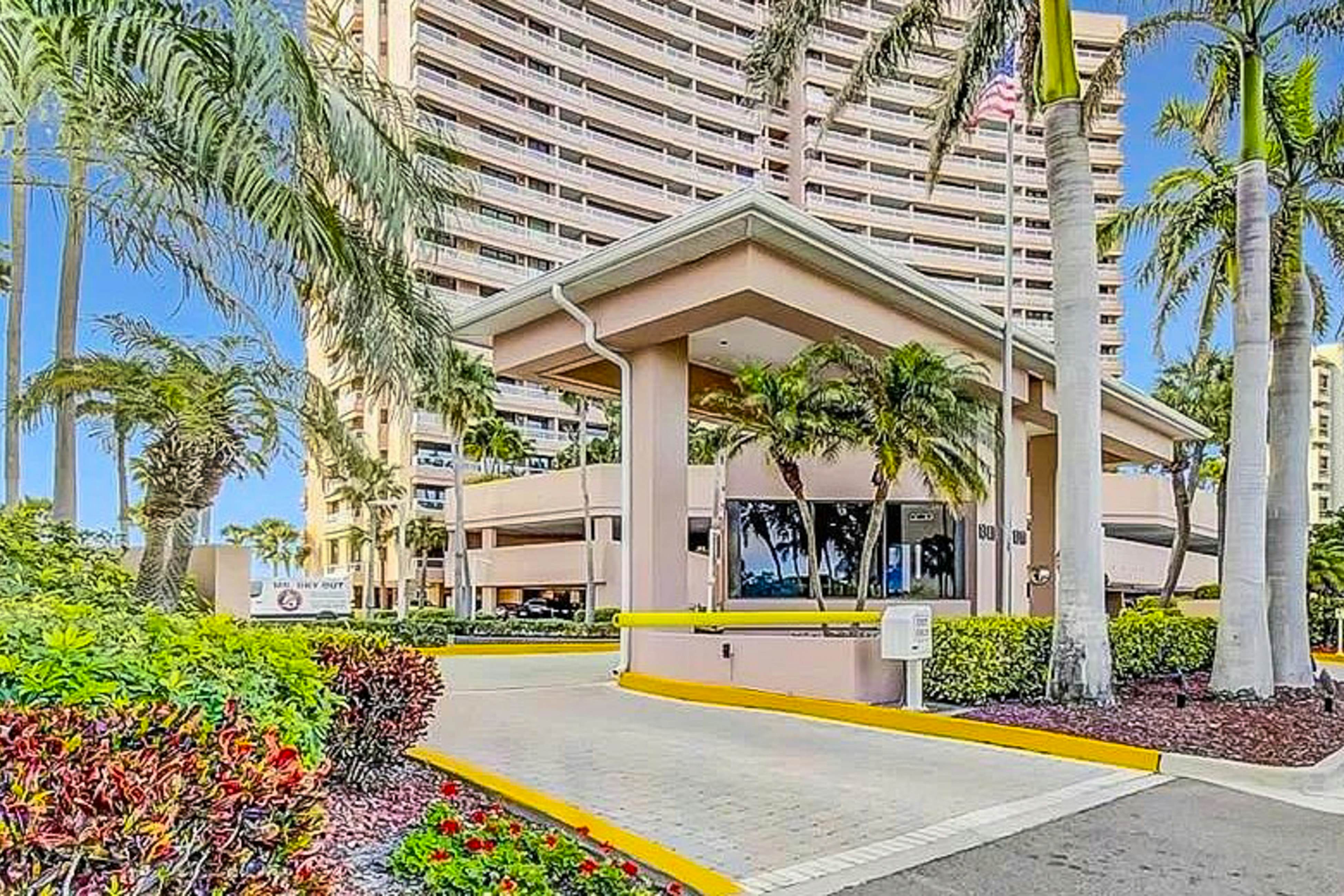 Luxe penthouse with balcony, sweeping views, heated pool, spa, hot tub & gym