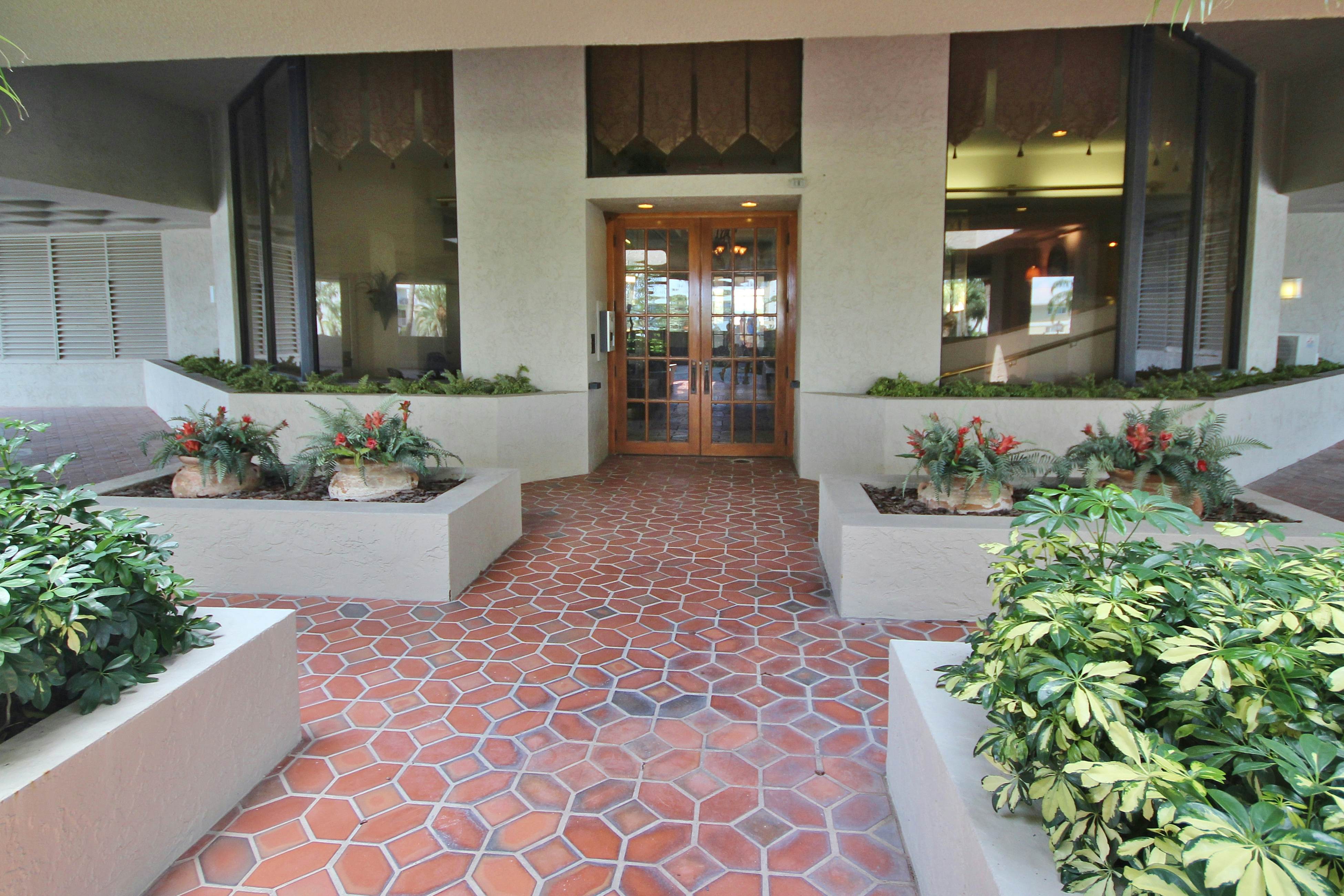 Stunning beachfront escape with heated pool, hot tub & Gulf-view balcony